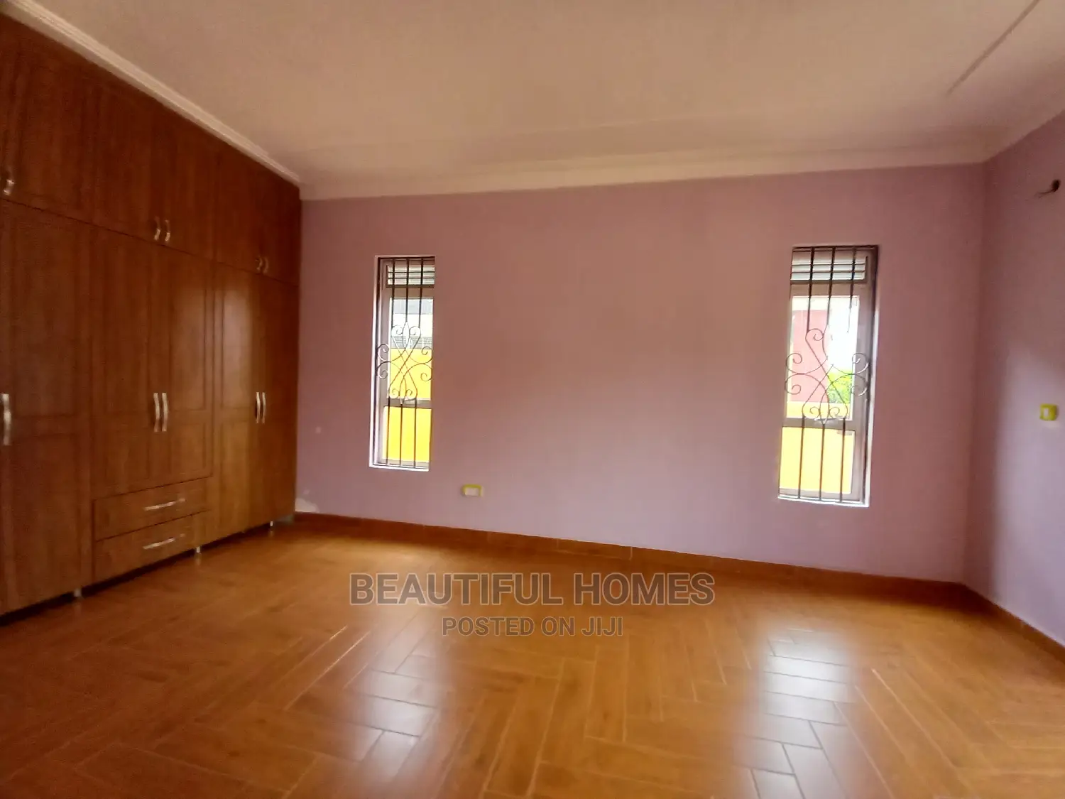Furnished 2bdrm Apartment in Kira Tarmack, Central Division for Sale