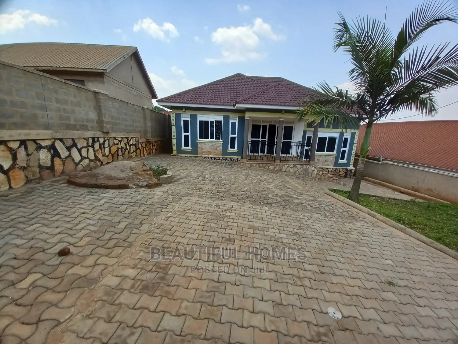 Furnished 4bdrm House in Kira 1 for Sale