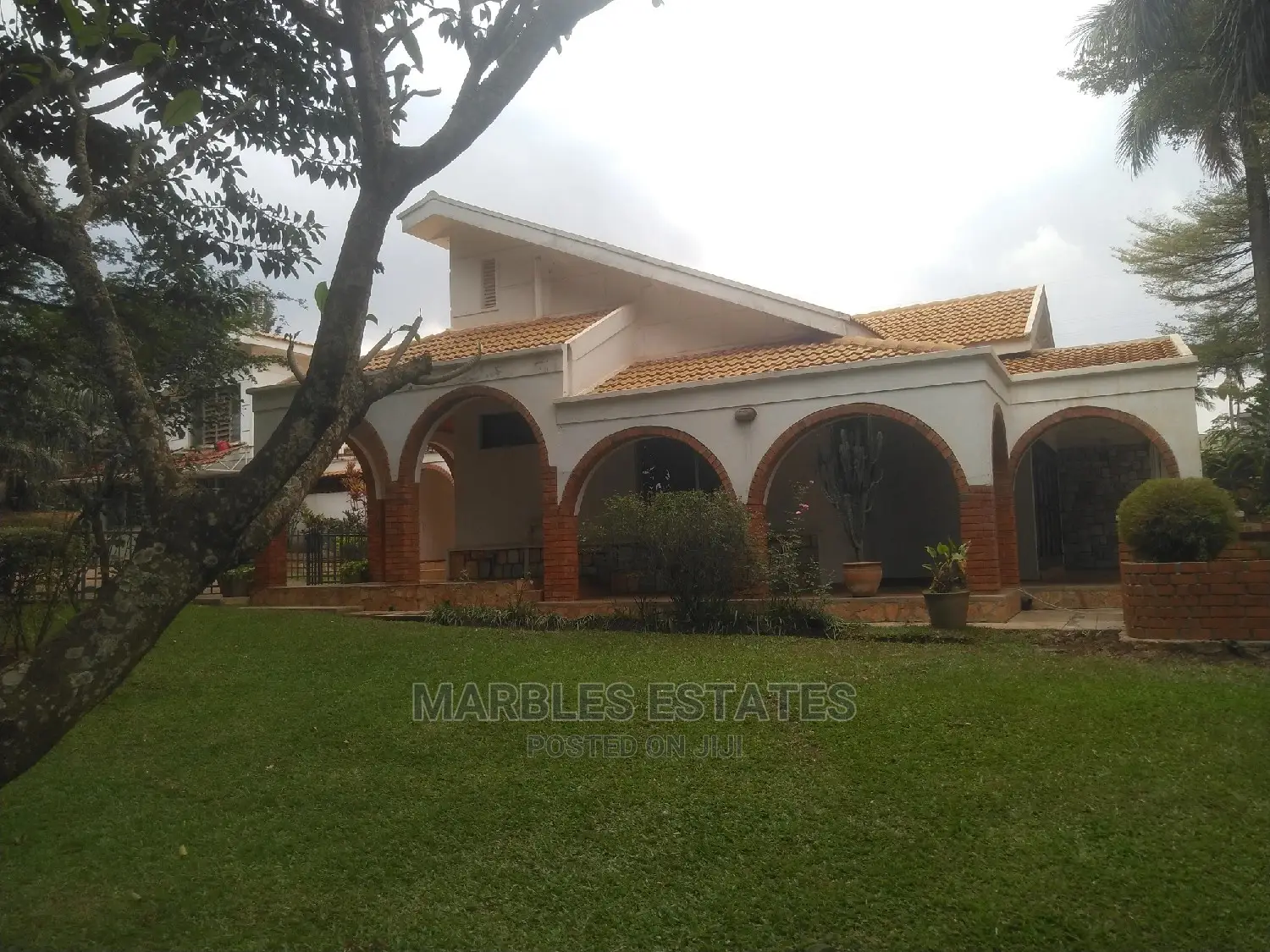 10bdrm Bungalow in Naguru, Central Division for Rent