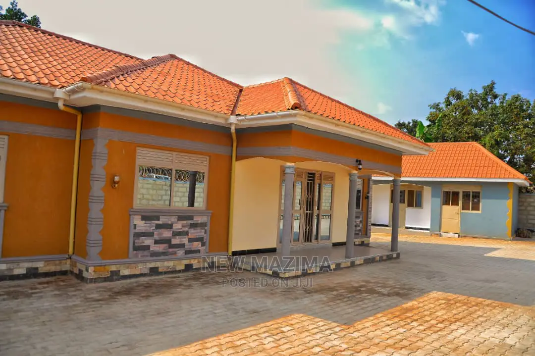 3bdrm Bungalow in Wakiso Namusera, Division a for Sale