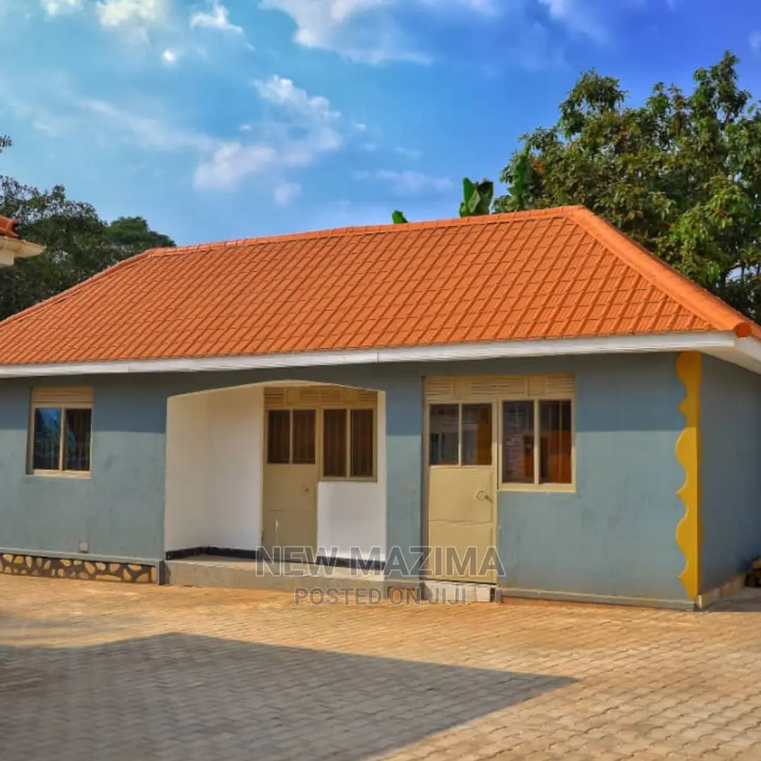 3bdrm Bungalow in Wakiso Namusera, Division a for Sale