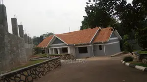4bdrm Bungalow in Kololo Property, Central Division for Rent