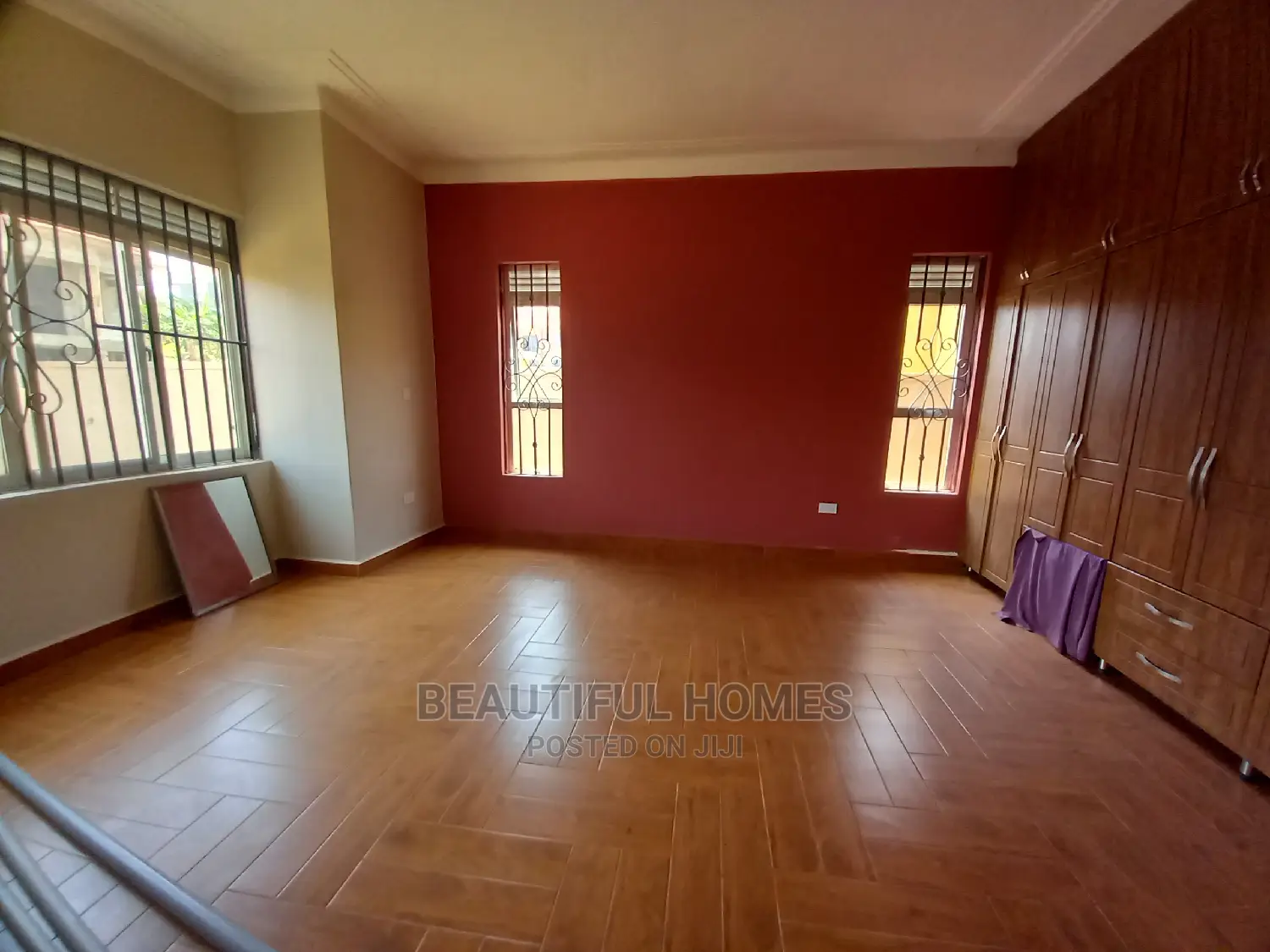 Furnished 4bdrm House in Minister'S Parlour, Kira for Sale