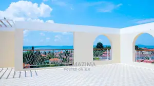 3bdrm Townhouse/Terrace in Muyenga Heights, Central Division for Sale