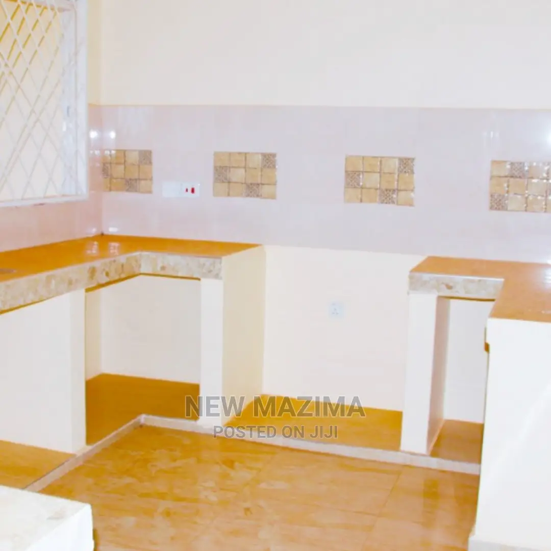3bdrm Townhouse/Terrace in Muyenga Heights, Central Division for Sale