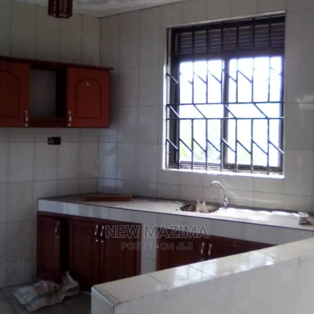 2bdrm Block of Flats in Makindye Kizungu, Central Division for Rent