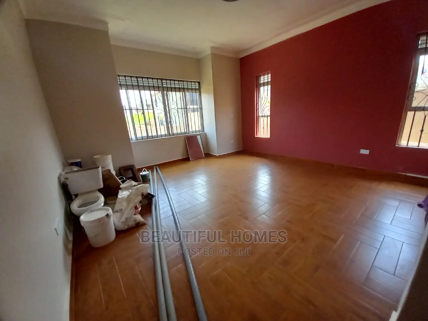 Furnished 4bdrm Bungalow in Wealthy Estate, Kira for Sale