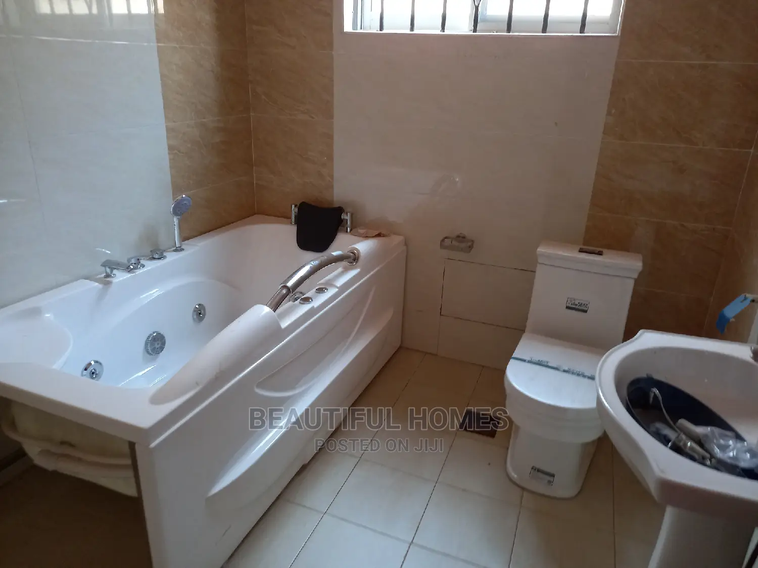 Furnished 4bdrm House in Kira Gated Estate for Sale