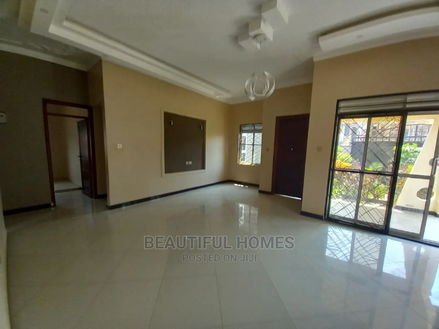 Furnished 4bdrm Bungalow in Tarmacked, Kira for Sale