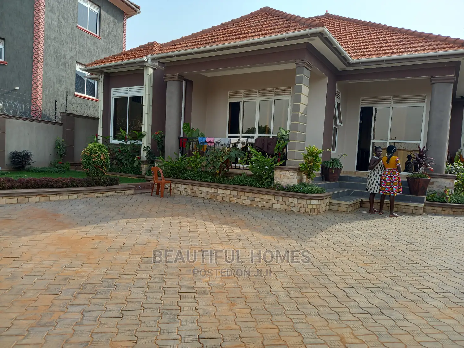 Furnished 4bdrm Bungalow in Rich Area, Kira for Sale