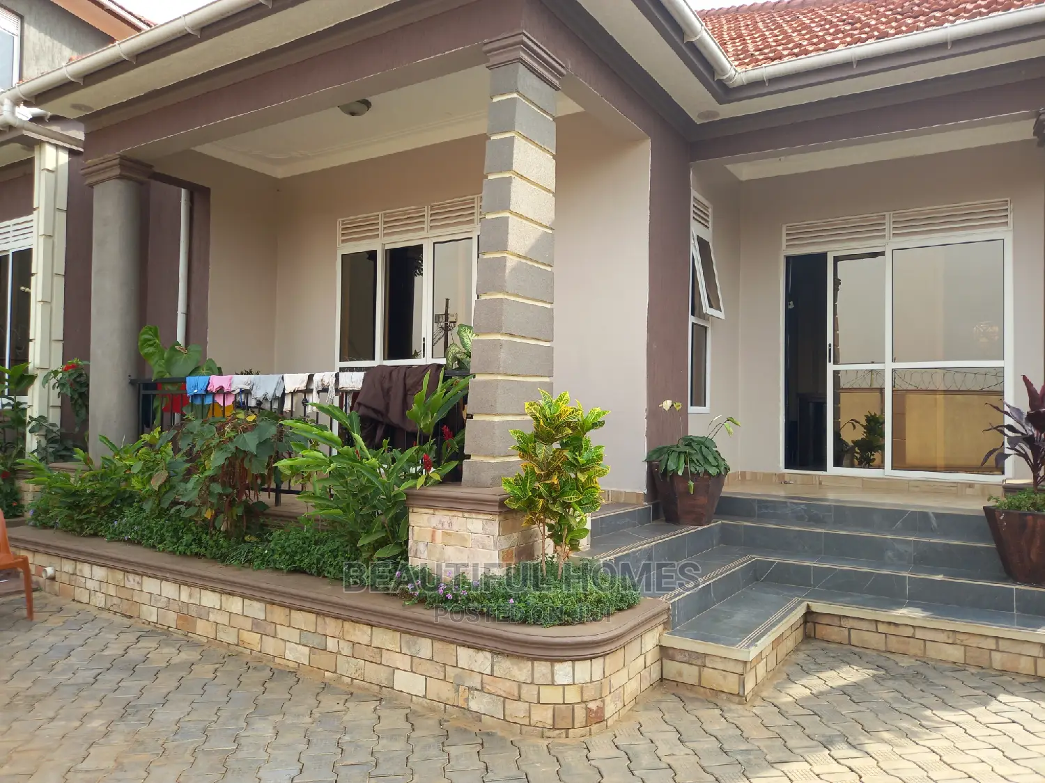 Furnished 4bdrm Bungalow in Kira Upscale for Sale