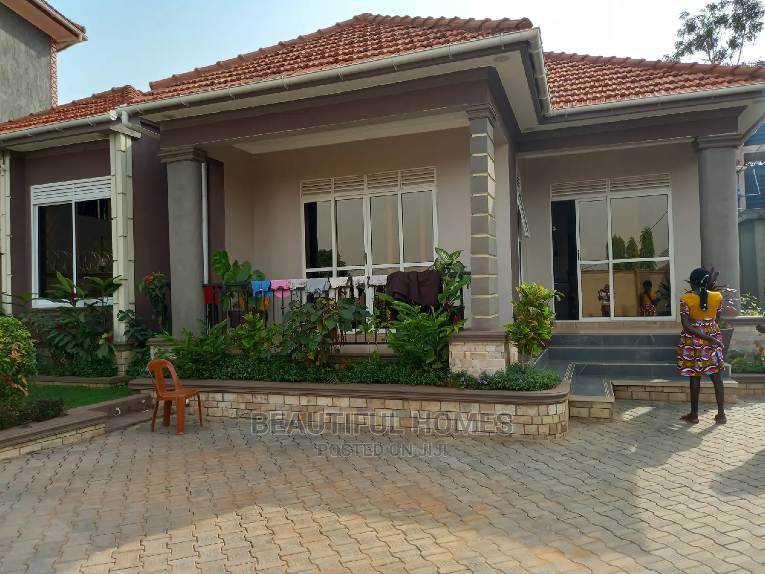 Furnished 4bdrm Bungalow in Kira Upscale for Sale