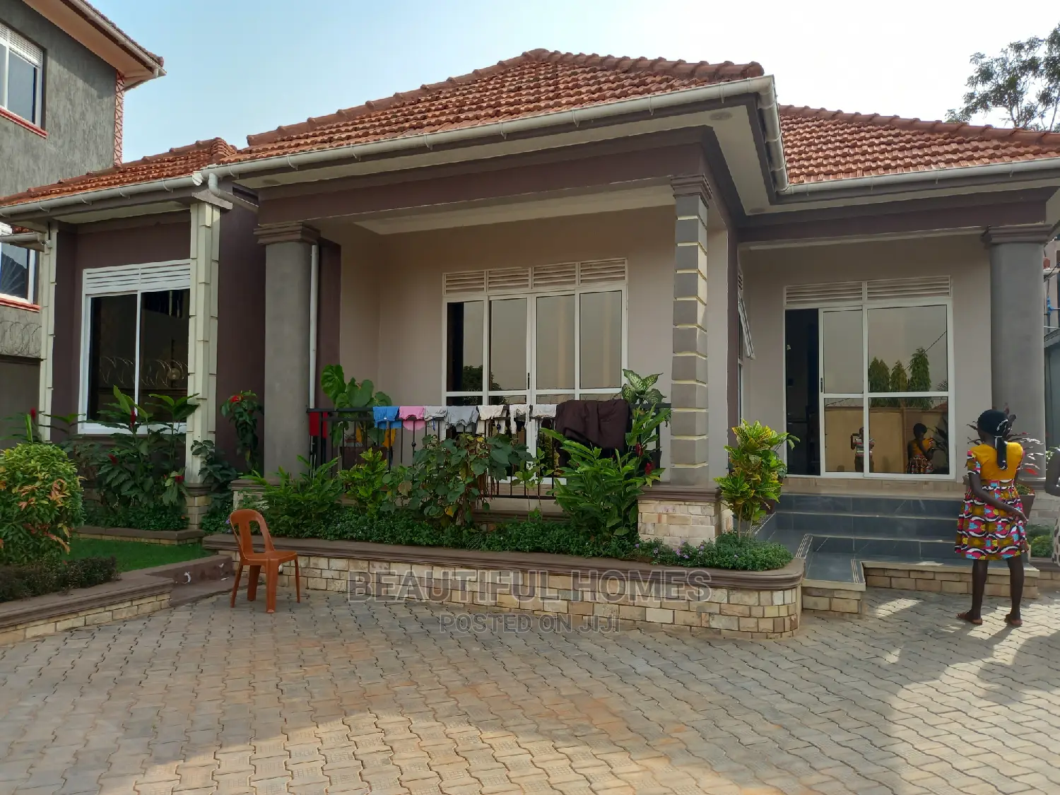 Furnished 4bdrm Bungalow in Kira Upscale for Sale
