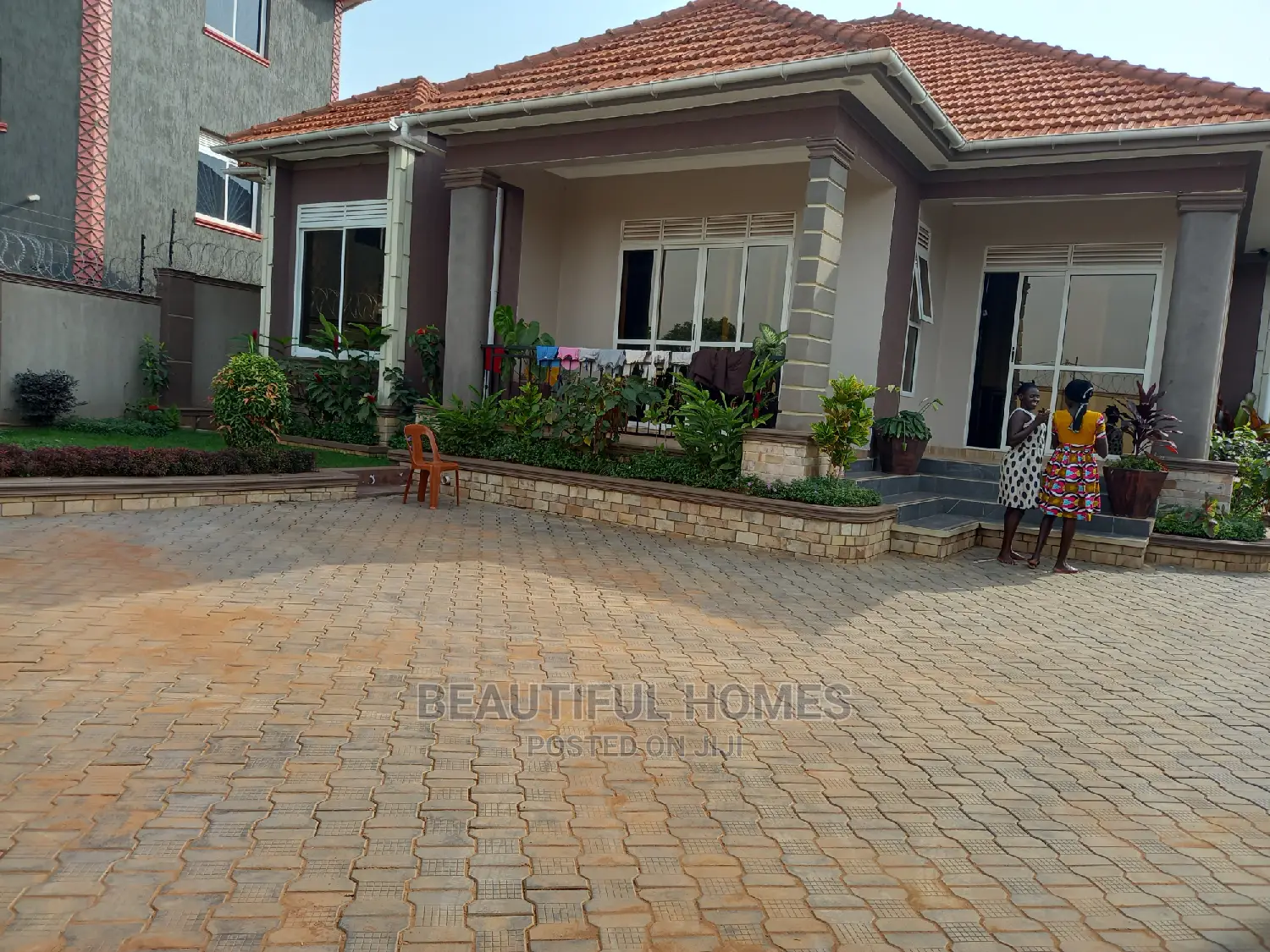 Furnished 4bdrm Bungalow in Kira Upscale for Sale