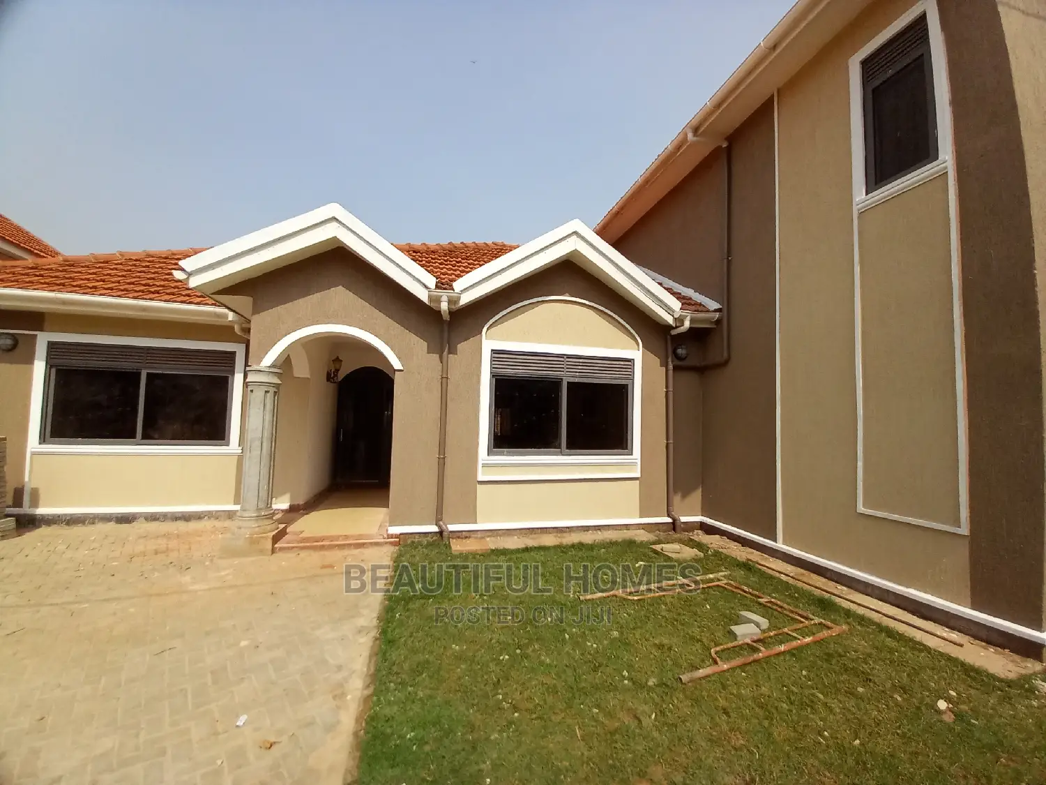 Furnished 4bdrm Mansion in Kira Magnifiscent for Sale
