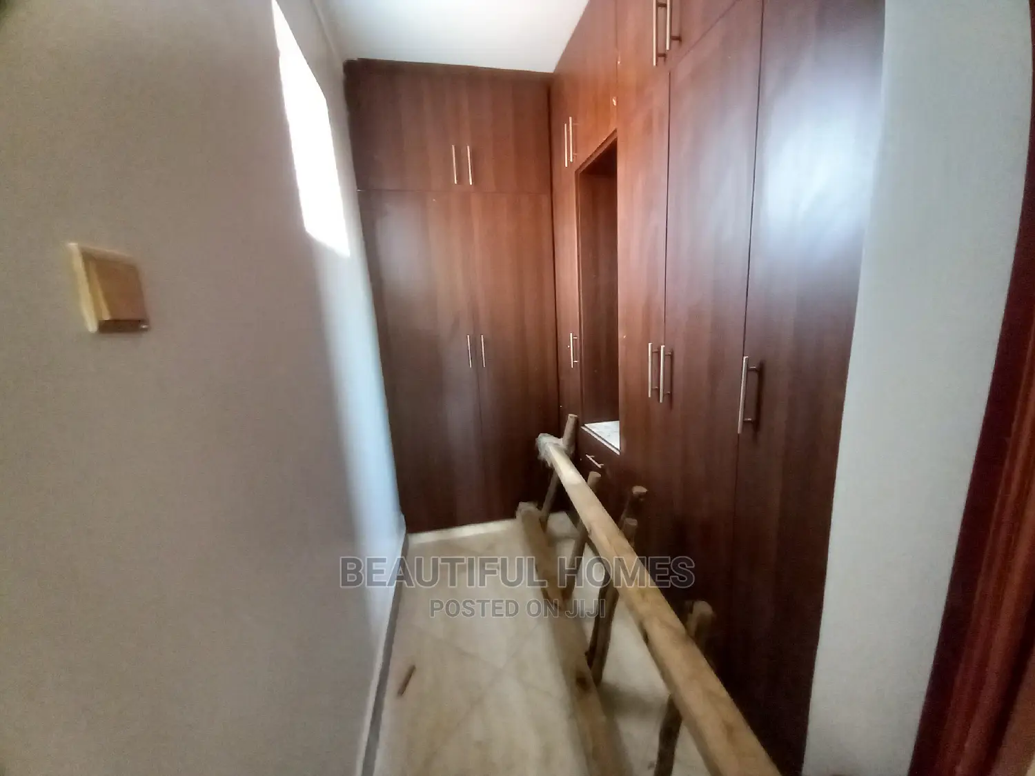 Furnished 4bdrm Mansion in Kira Magnifiscent for Sale
