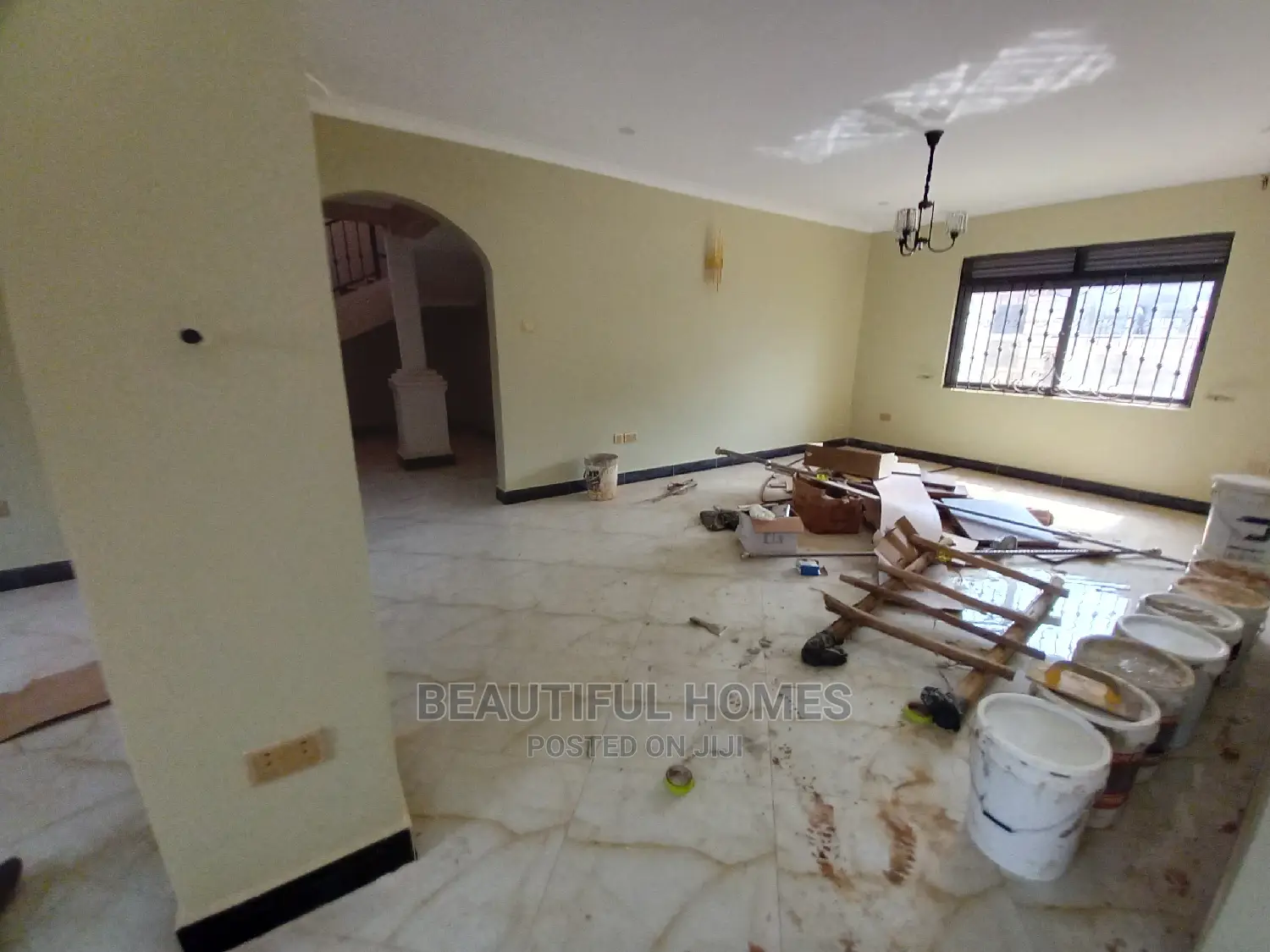 Furnished 4bdrm Mansion in Kira Magnifiscent for Sale