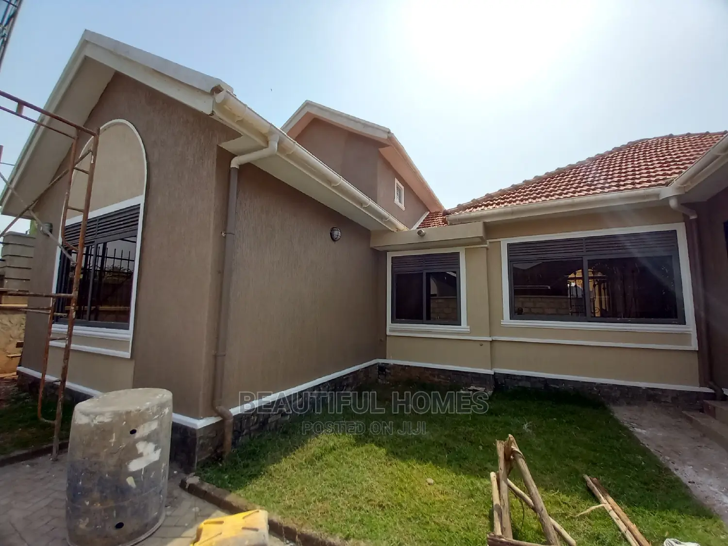 Furnished 4bdrm Mansion in Kira Adorable for Sale