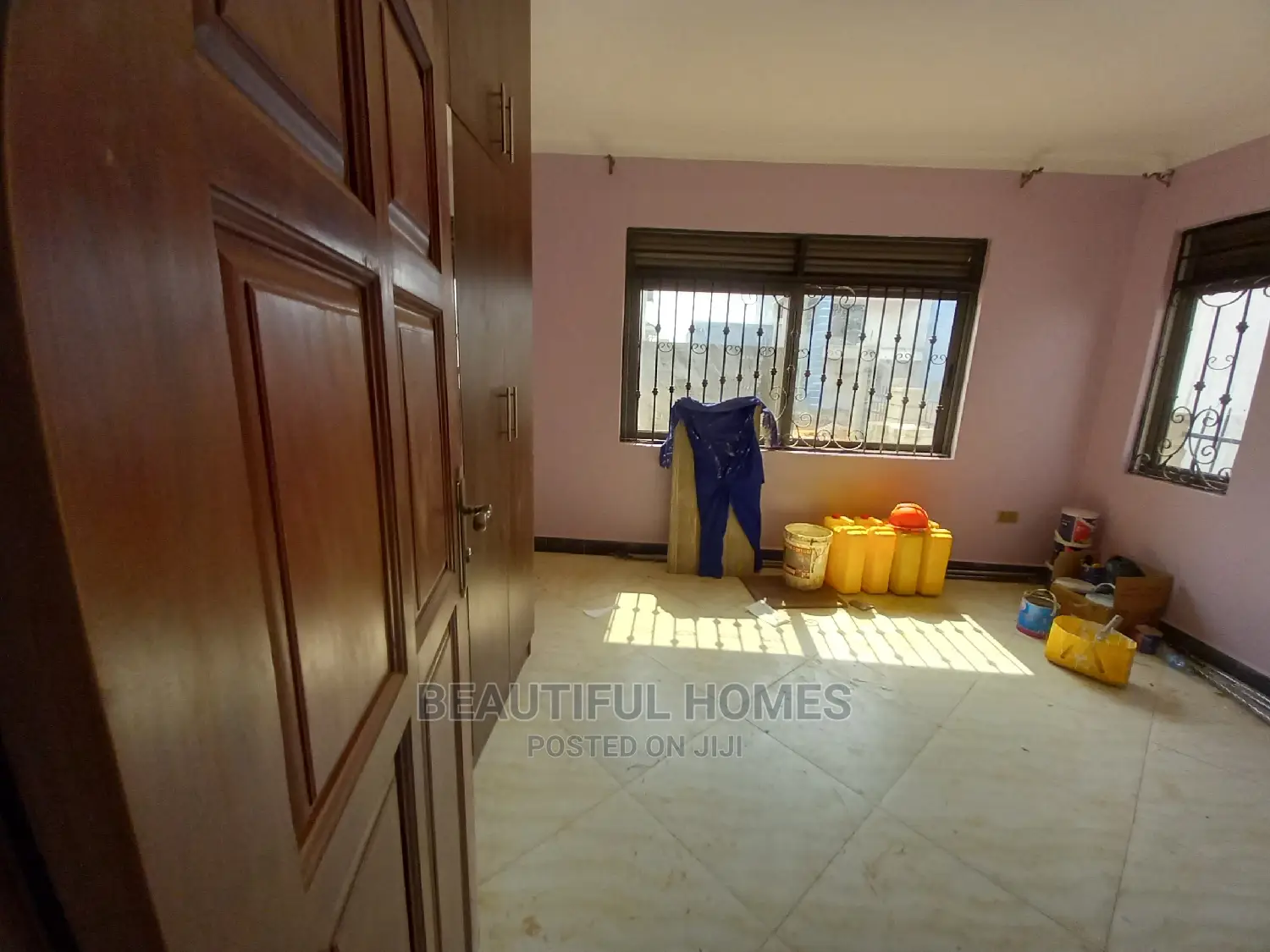Furnished 4bdrm Mansion in Kira Adorable for Sale