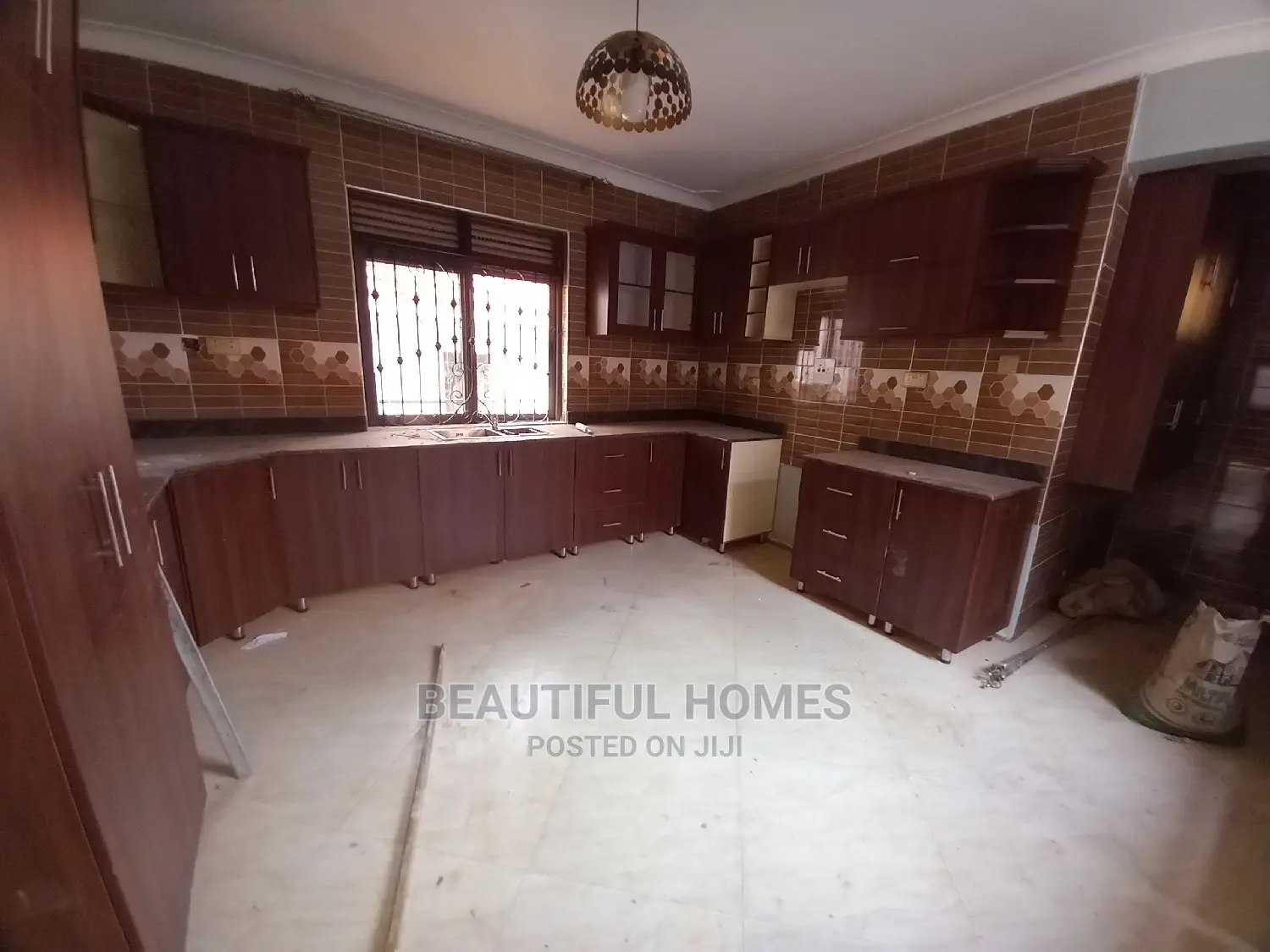 Furnished 4bdrm Duplex in Kira Gated for Sale