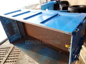 Isuzu Elf With Big Tray