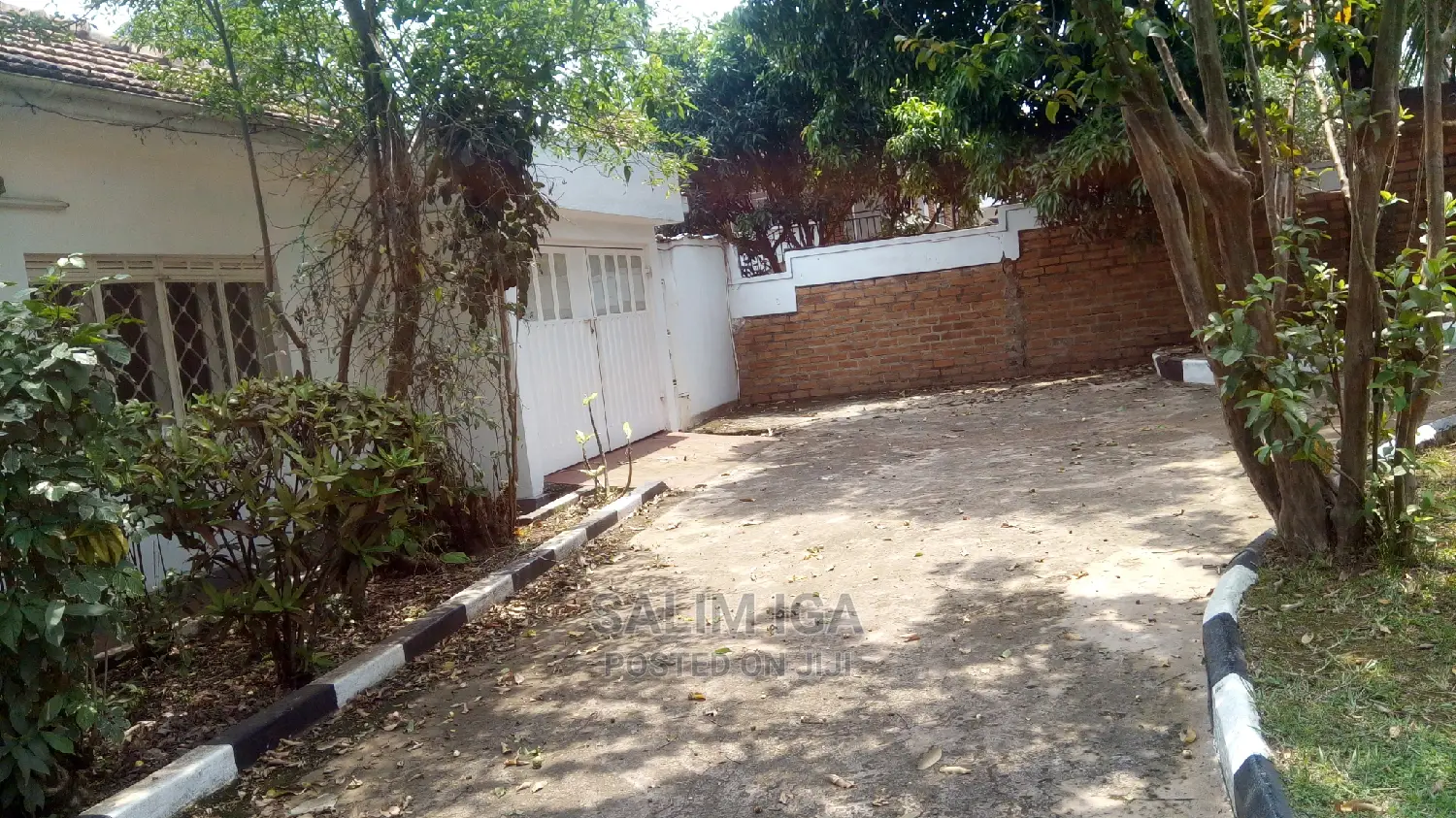 3bdrm Bungalow in Kololo Property, Central Division for Sale