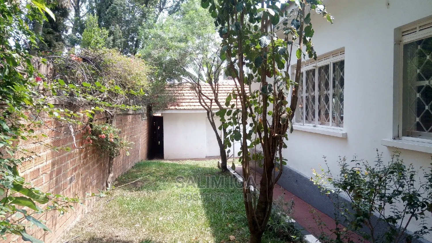 3bdrm Bungalow in Kololo Property, Central Division for Sale