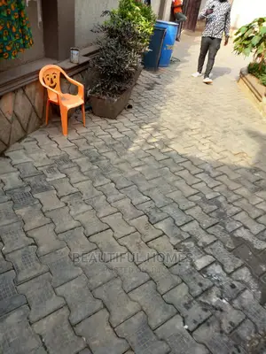 Furnished 4bdrm House in Kira Posh for sale