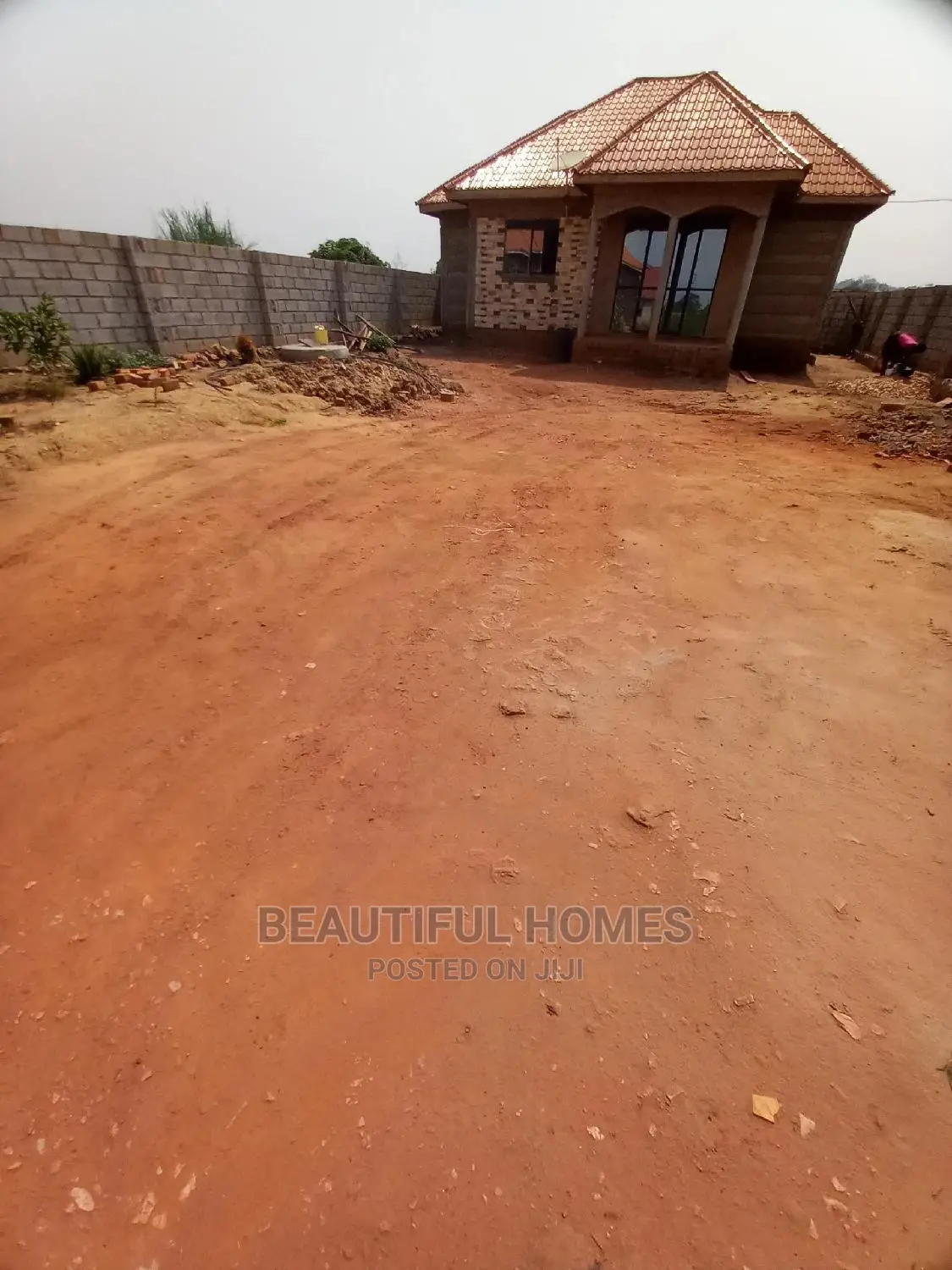 Furnished 3bdrm House in Kira for Sale