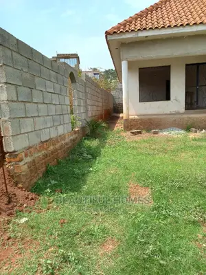 Furnished 3bdrm House in Kira for Sale