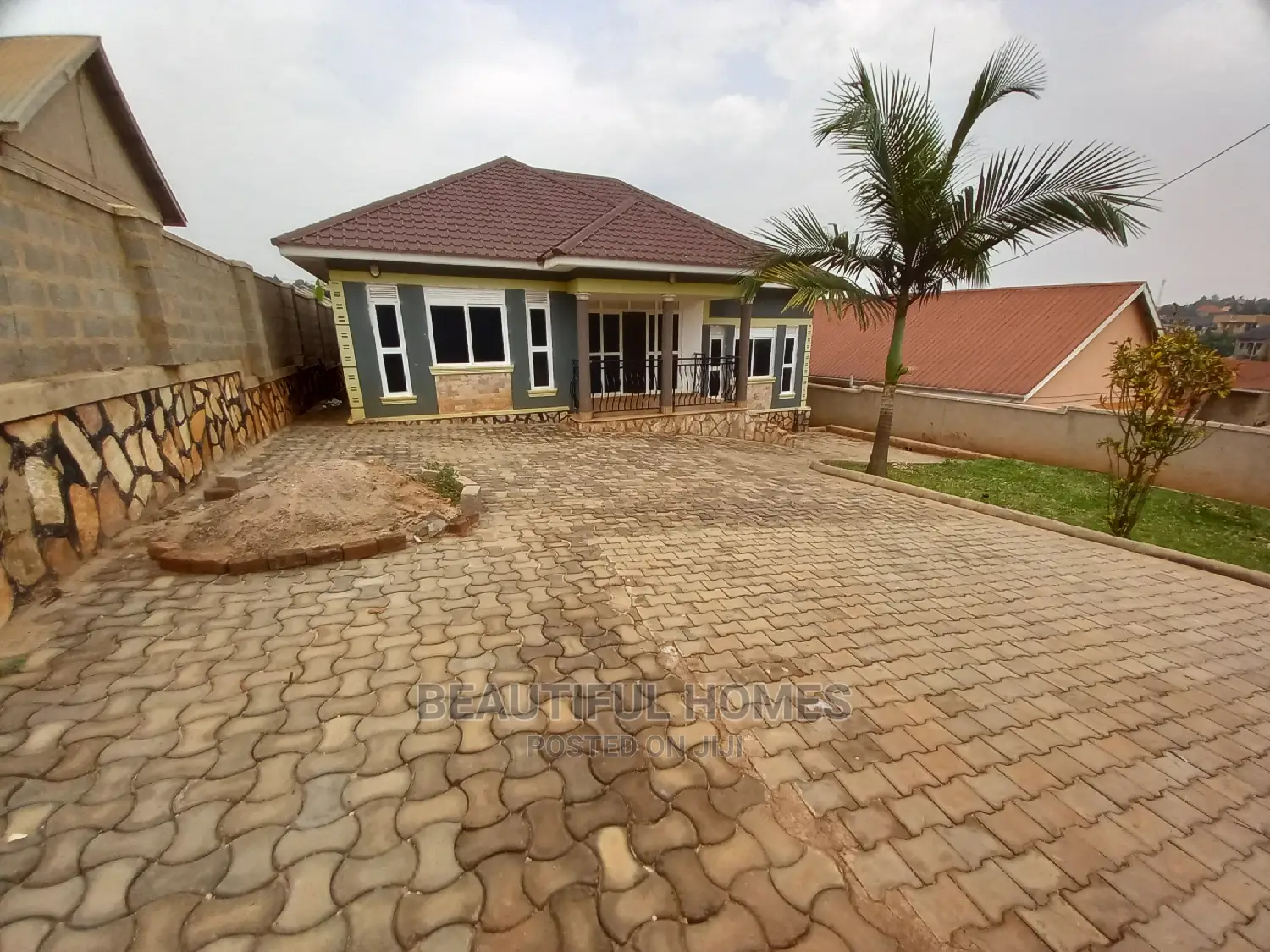 Furnished 3bdrm House in Kira for Sale
