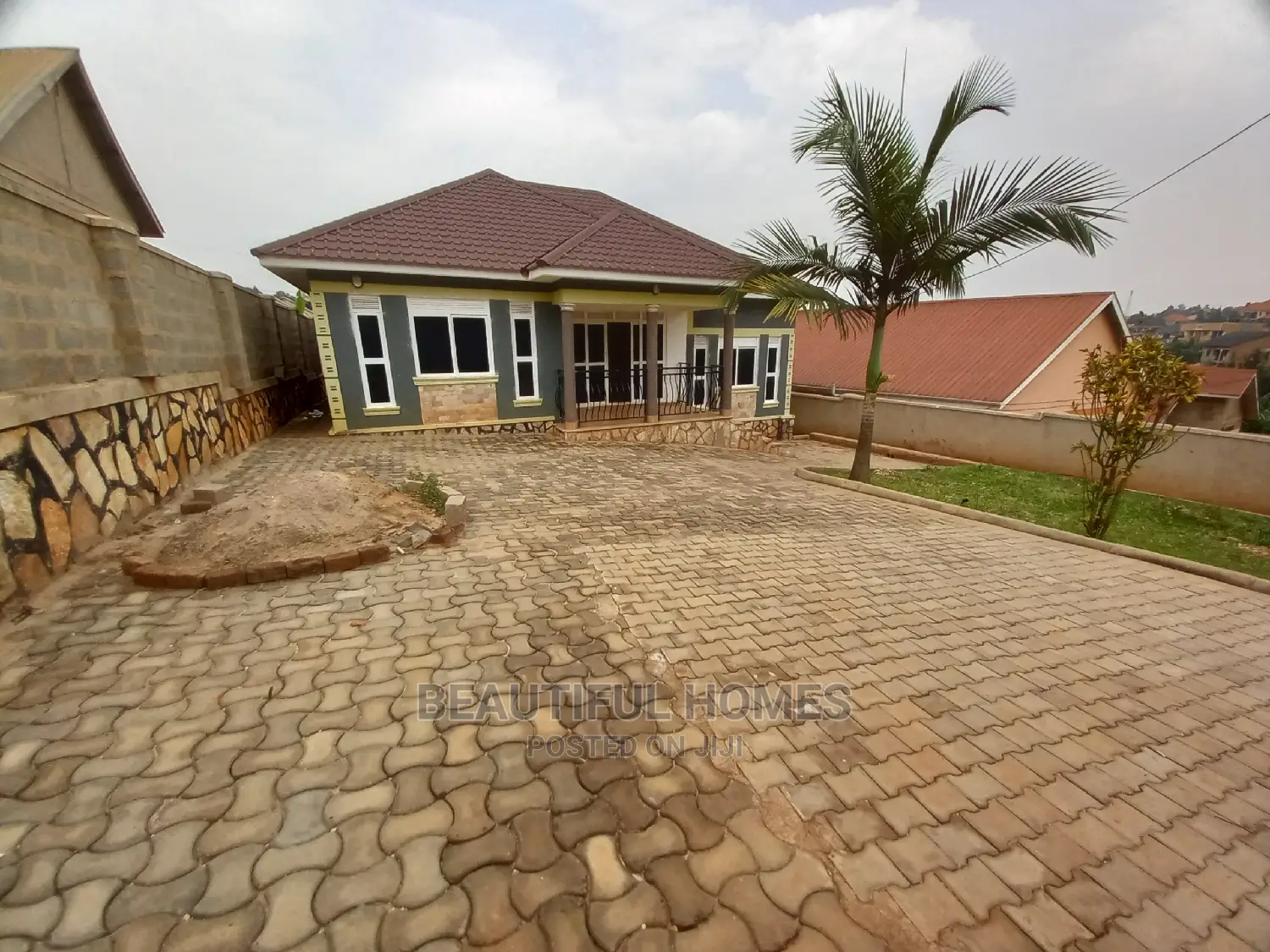 Furnished 3bdrm House in Kira for Sale