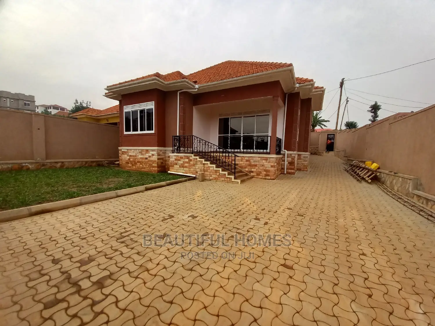 Furnished 4bdrm Bungalow in Kira Diplomat Estate for Sale