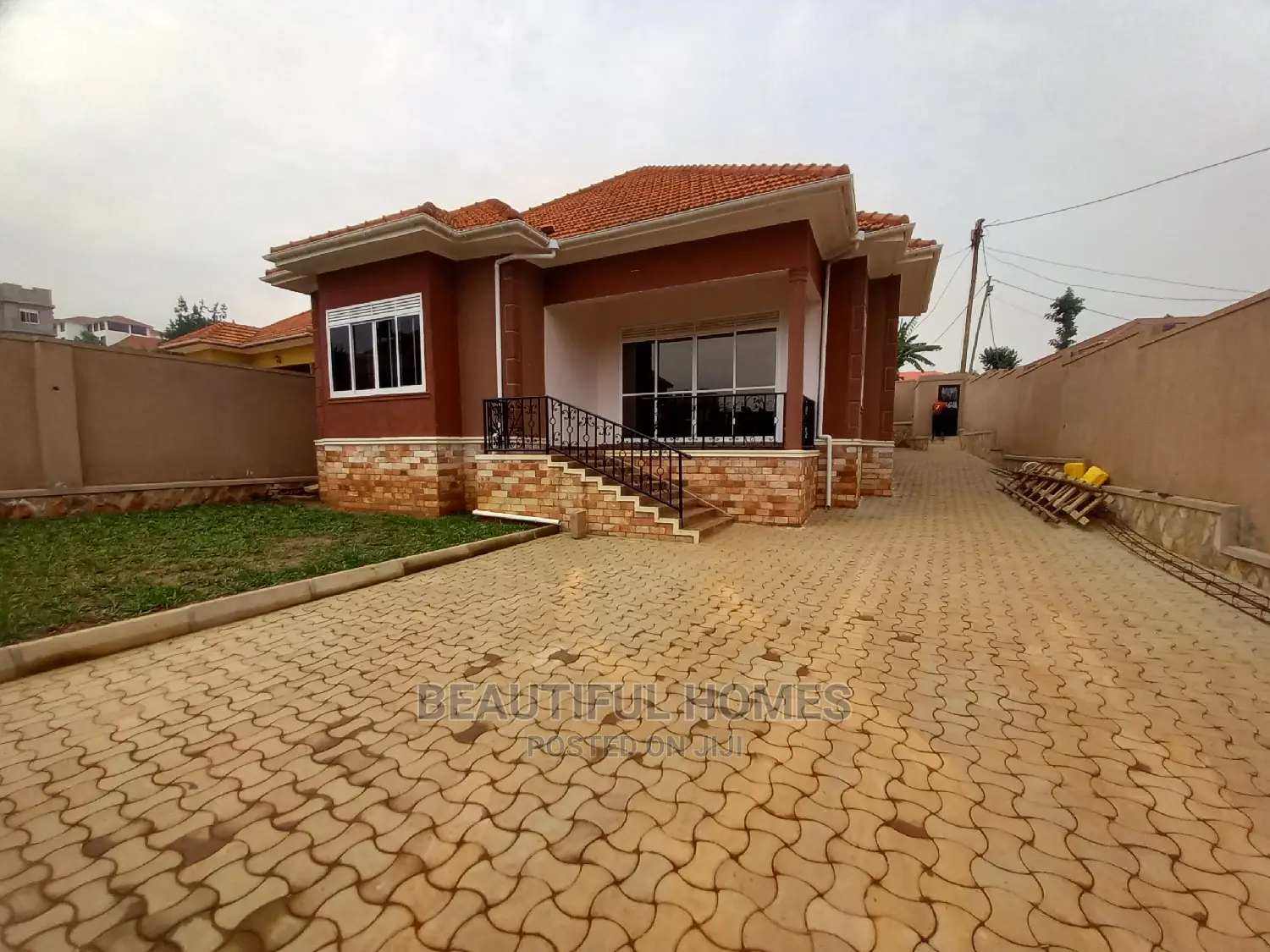 Furnished 4bdrm Bungalow in Kira Diplomat Estate for Sale