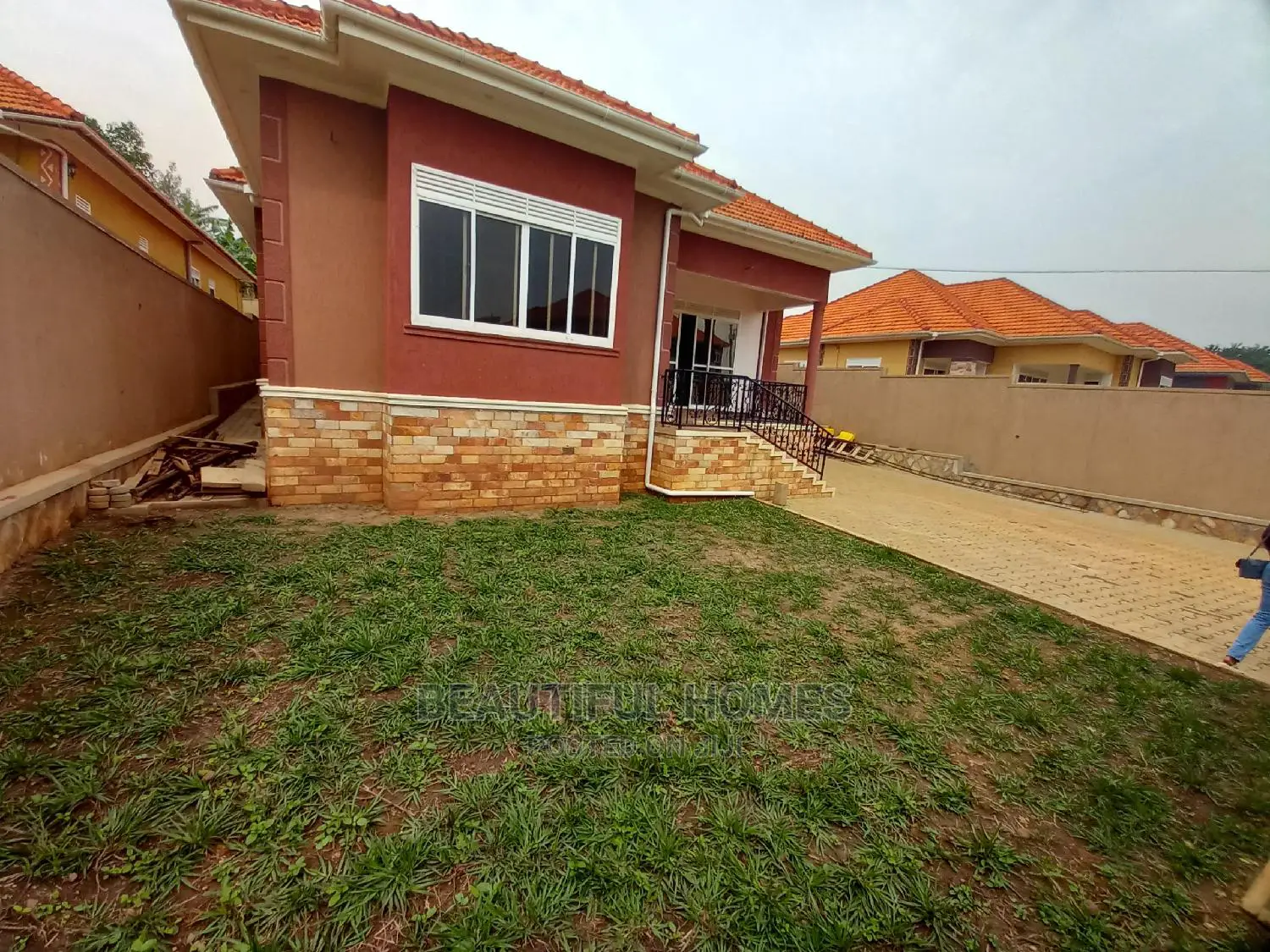 Furnished 4bdrm Bungalow in Kira Wealthy Estate for Sale
