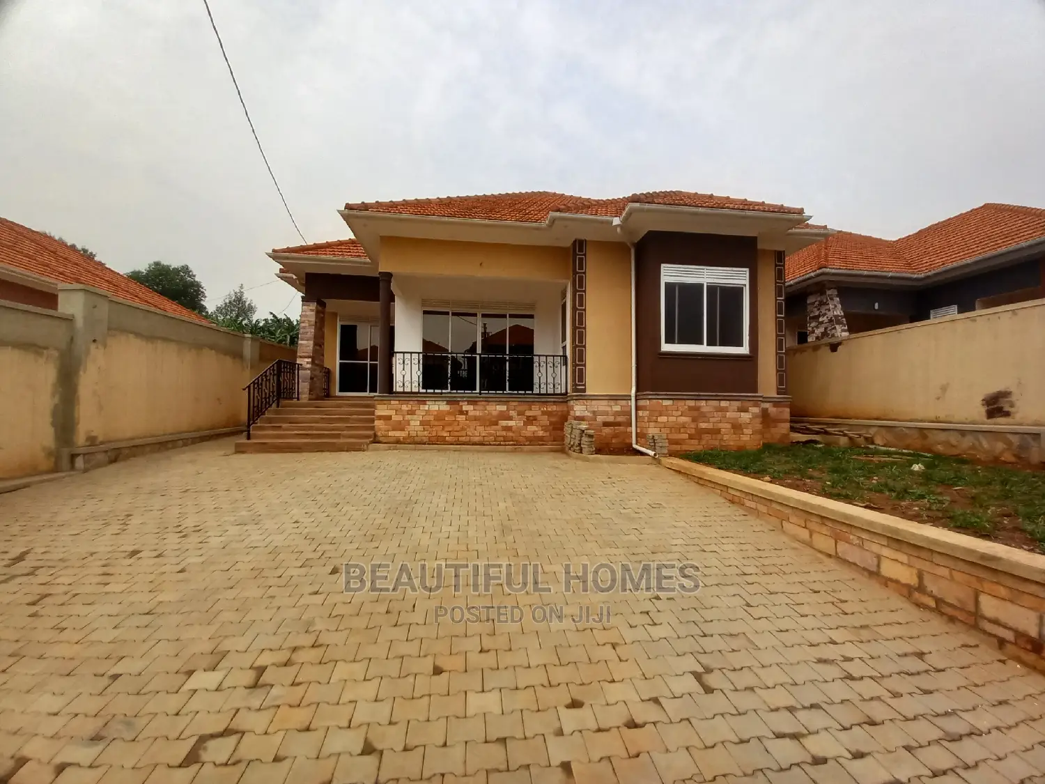 Furnished 4bdrm House in Tarmacked Lane, Kira for Sale