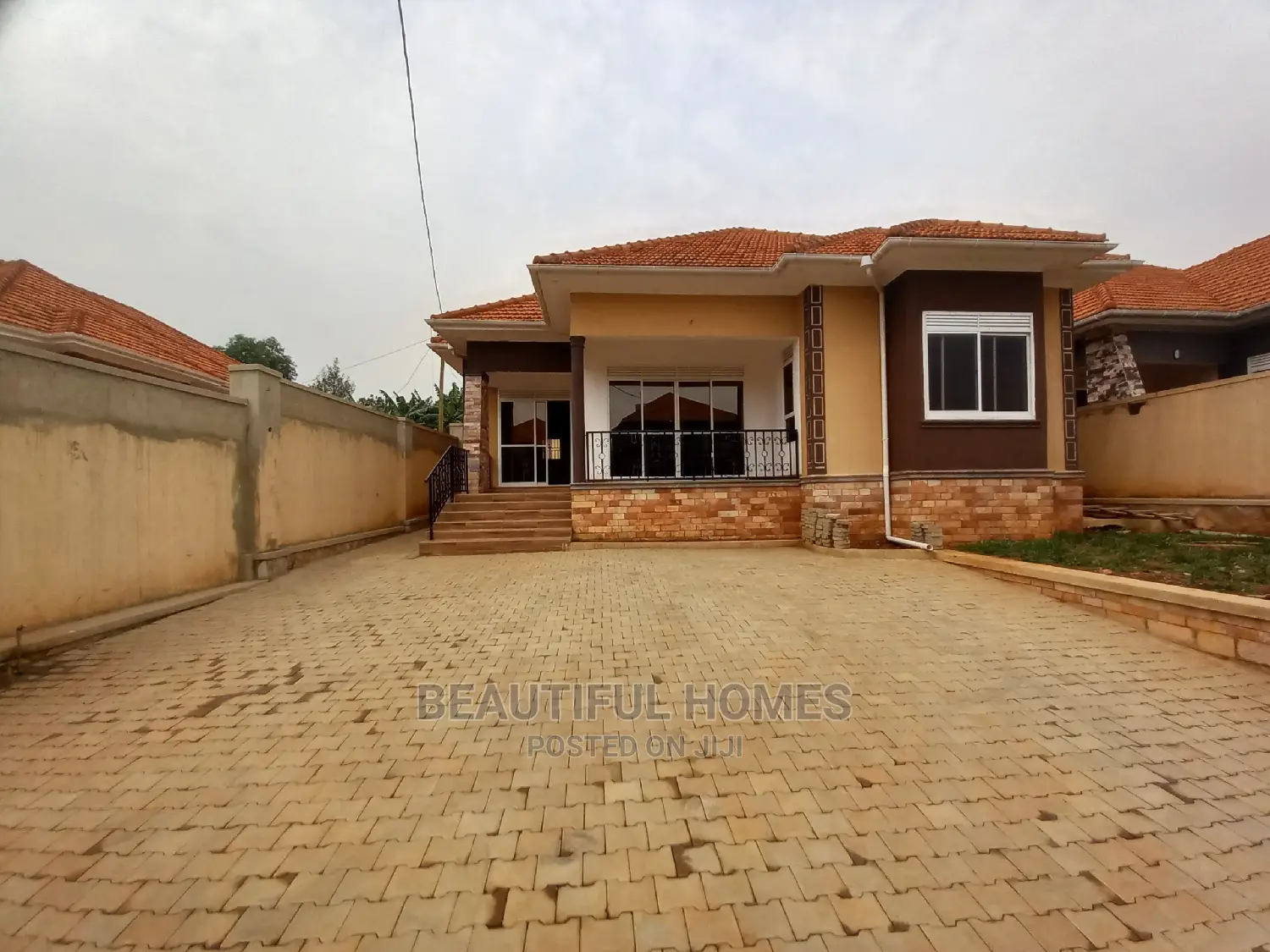 Furnished 4bdrm House in Tarmacked Lane, Kira for Sale