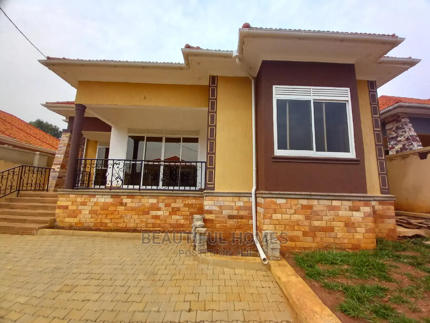 Furnished 4bdrm Mansion in Palatial Estate, Kira for Sale