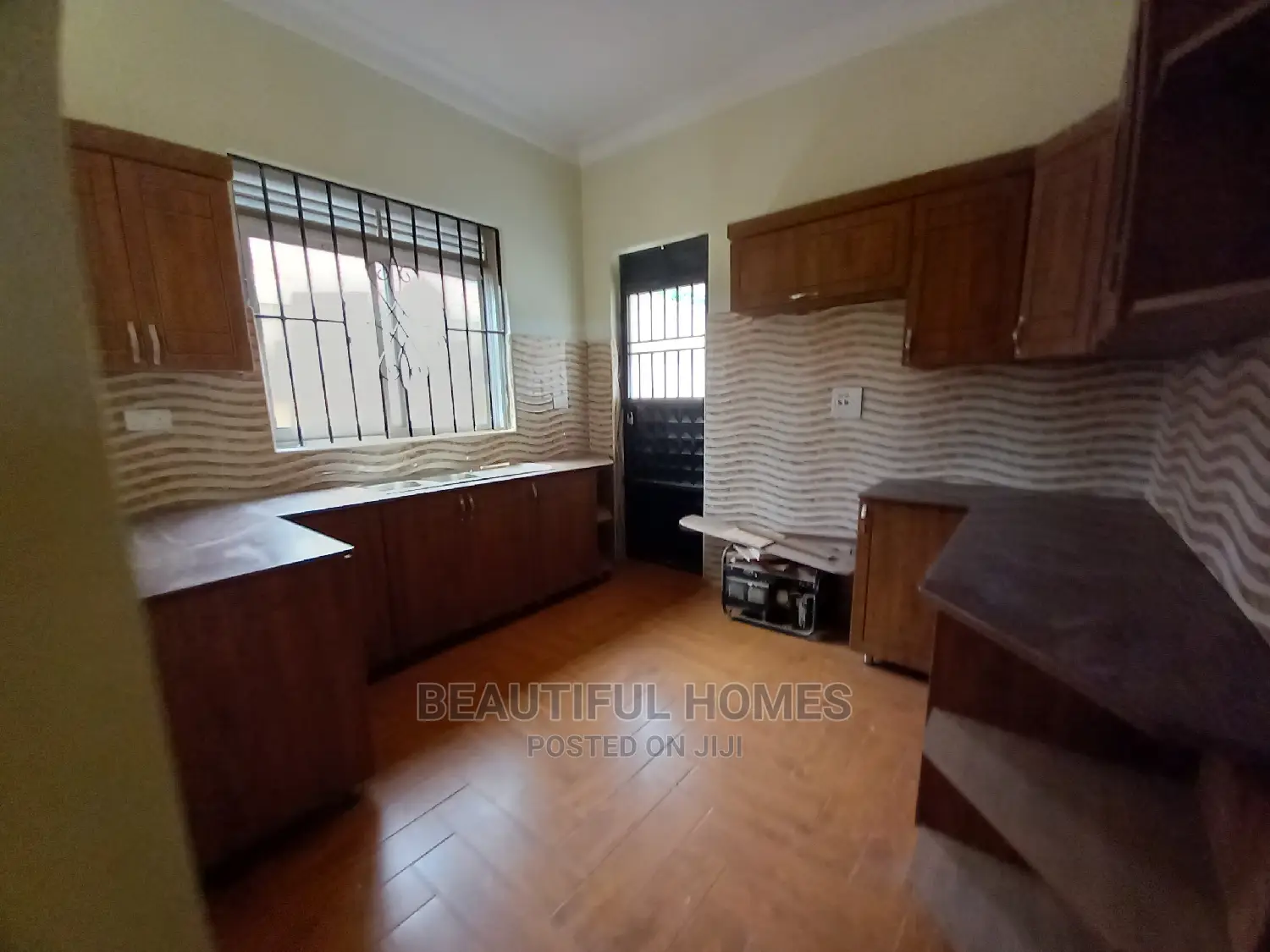 Furnished 4bdrm Mansion in Palatial Estate, Kira for Sale