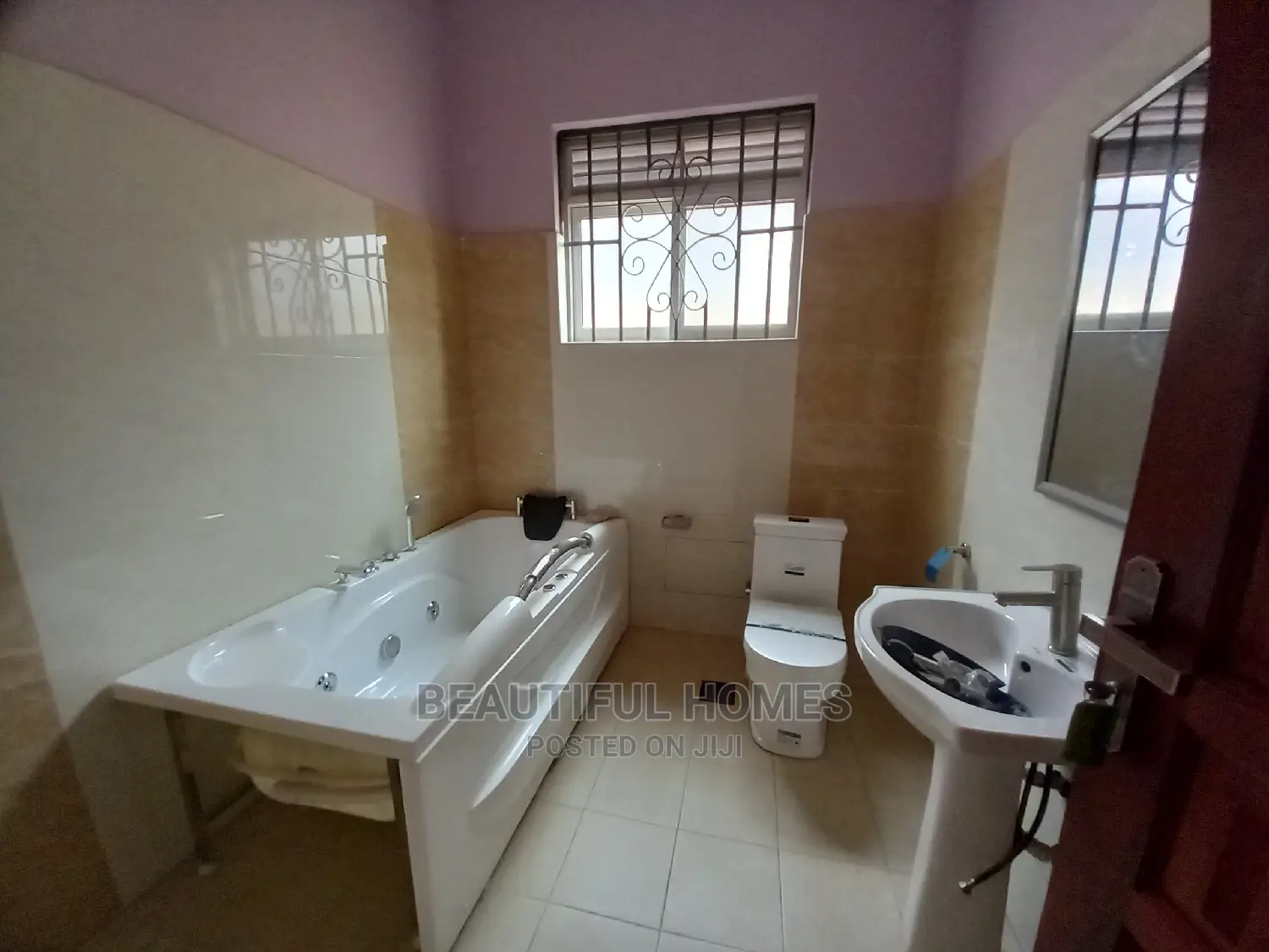 Furnished 4bdrm Mansion in Palatial Estate, Kira for Sale