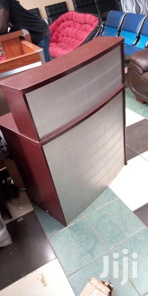 Simple Receptionist Desk