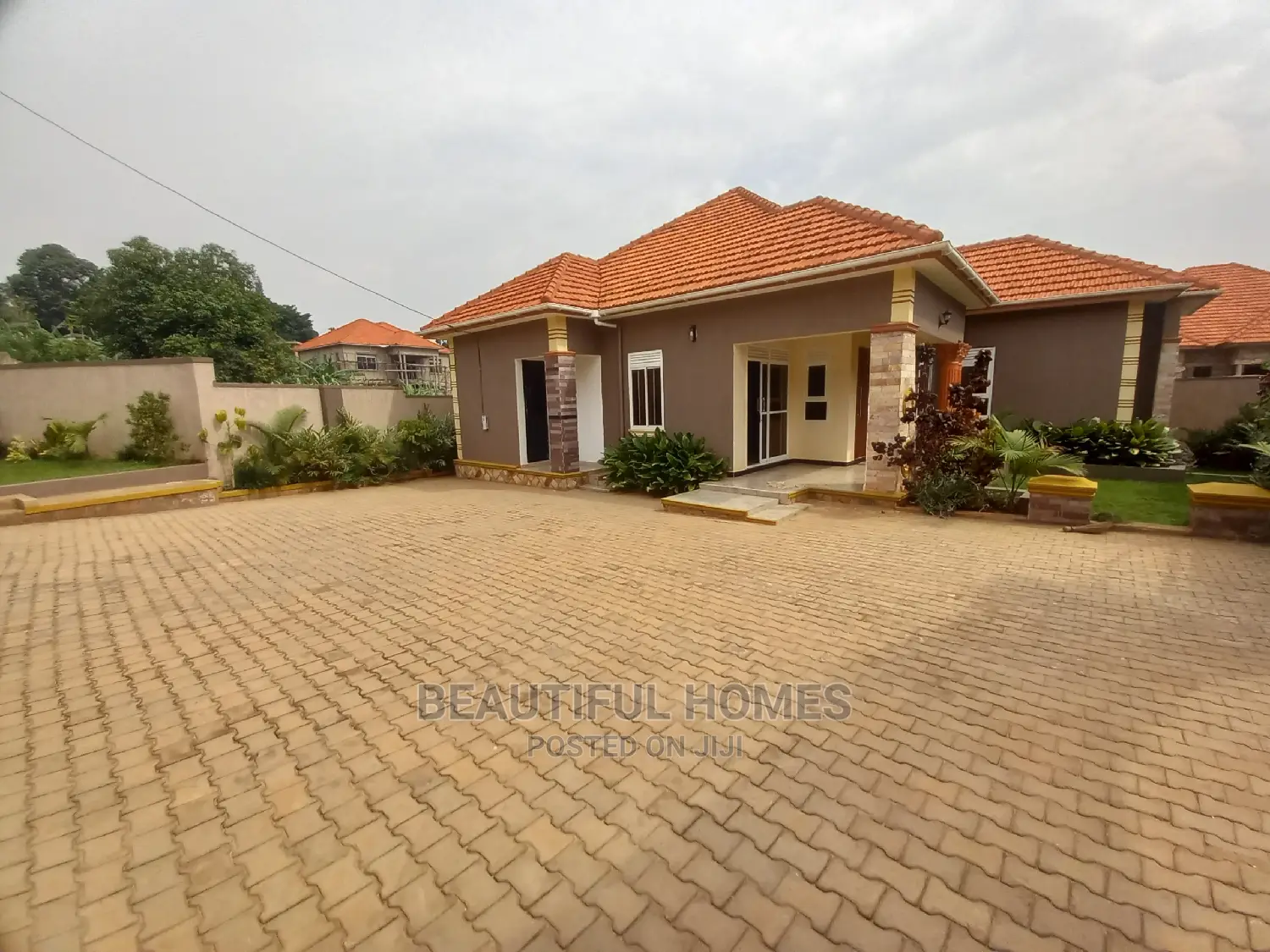 Furnished 4bdrm Bungalow in Posh Neighborhood, Kira for Sale