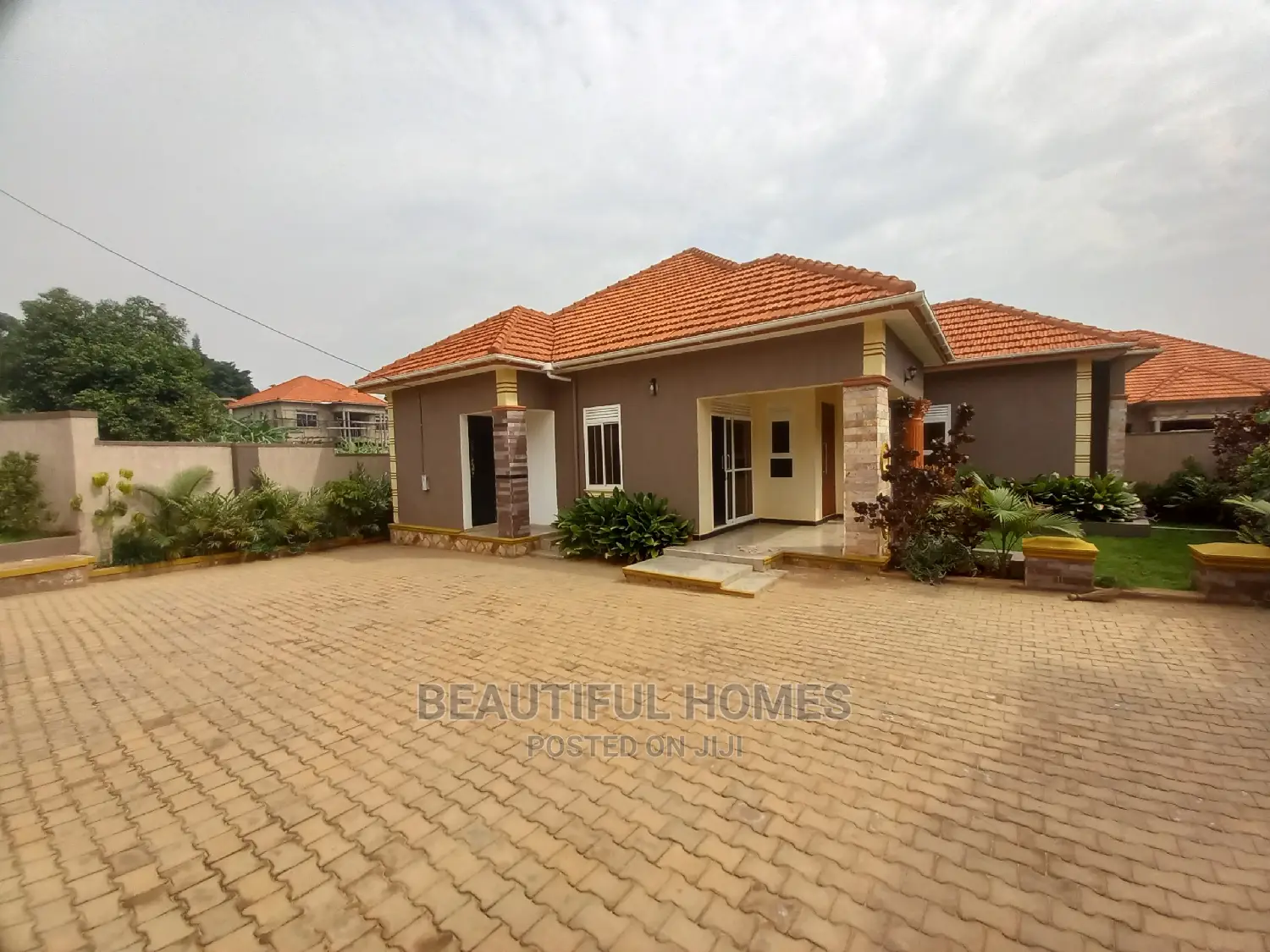 Furnished 4bdrm Bungalow in Posh Neighborhood, Kira for Sale