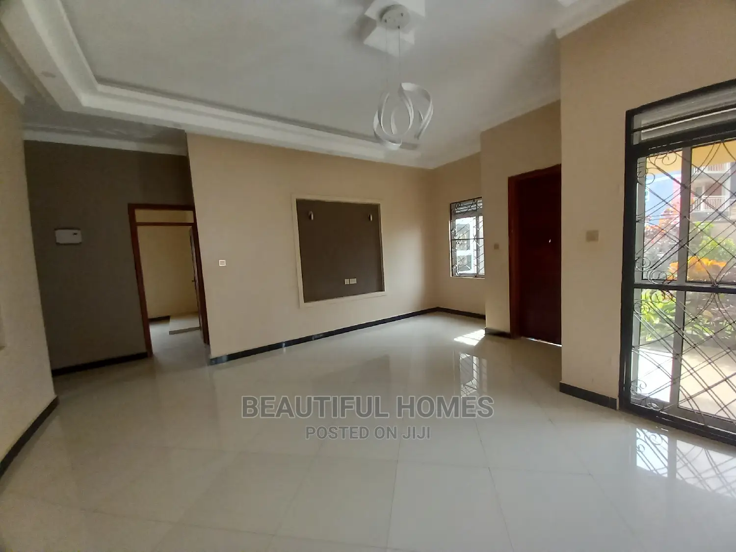Furnished 4bdrm Bungalow in Posh Neighborhood, Kira for Sale