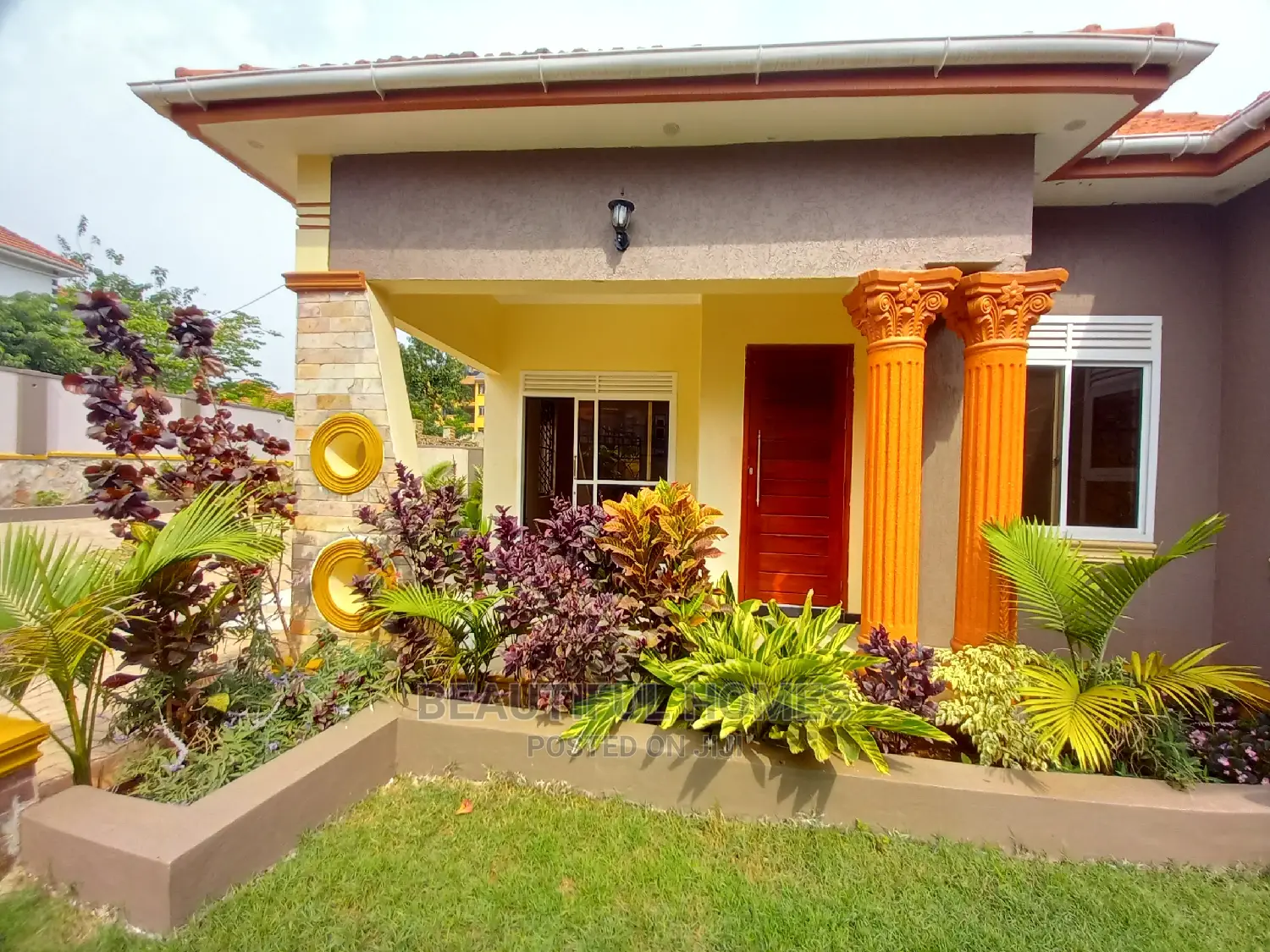 Furnished 4bdrm Bungalow in Posh Neighborhood, Kira for Sale