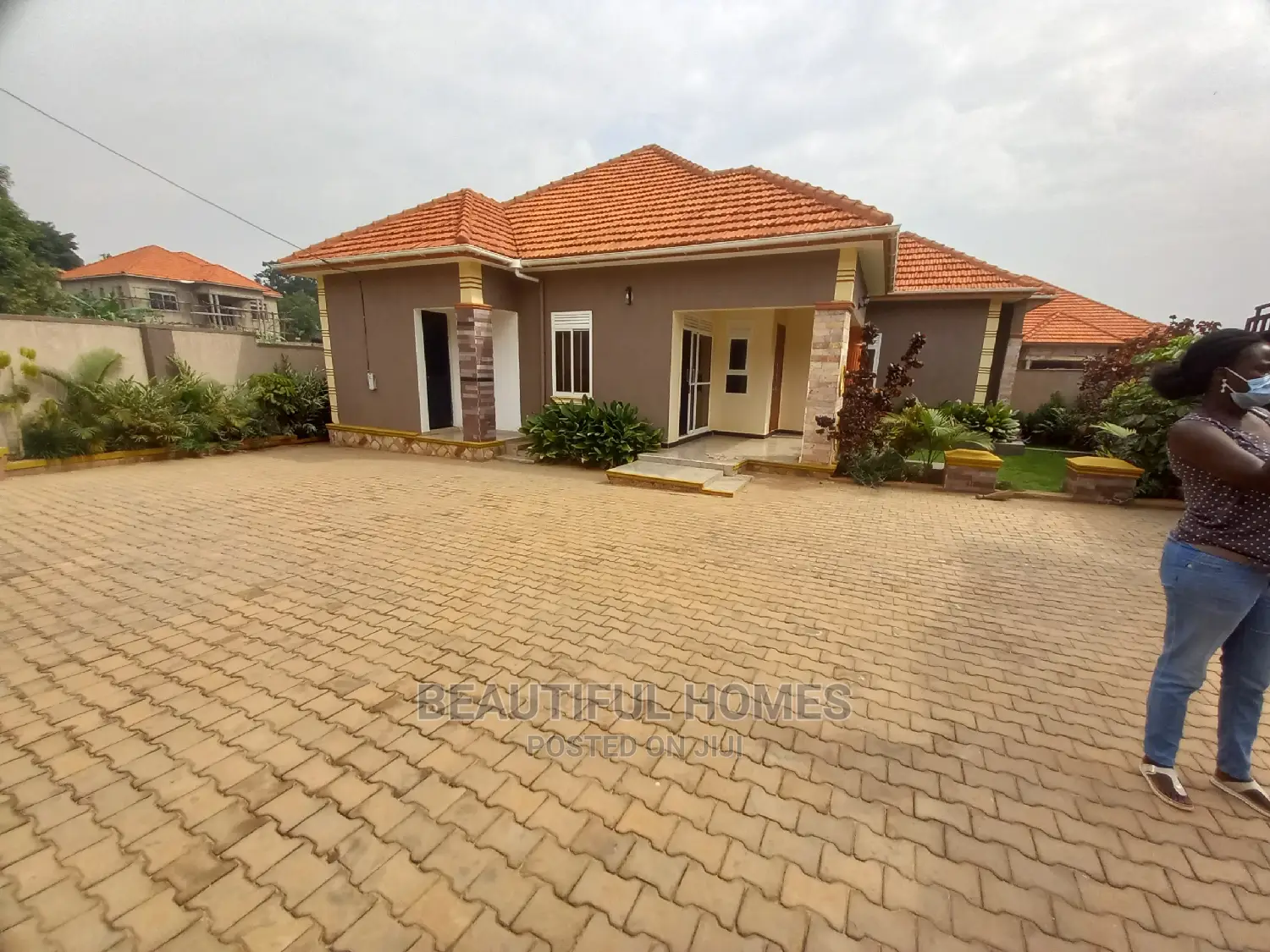 Furnished 4bdrm House in Kira Tarmacked Close for Sale