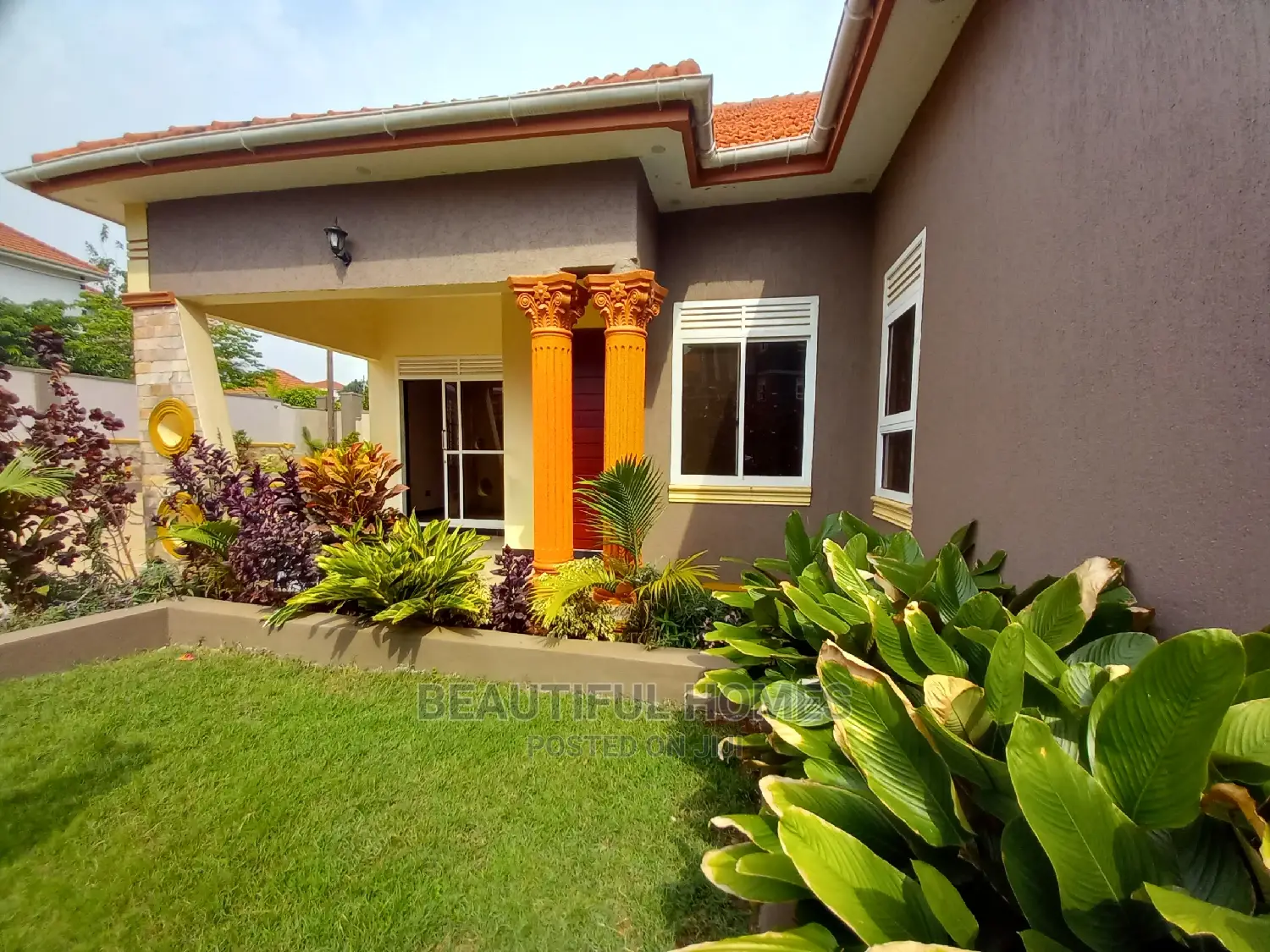 Furnished 4bdrm House in Kira Tarmacked Close for Sale
