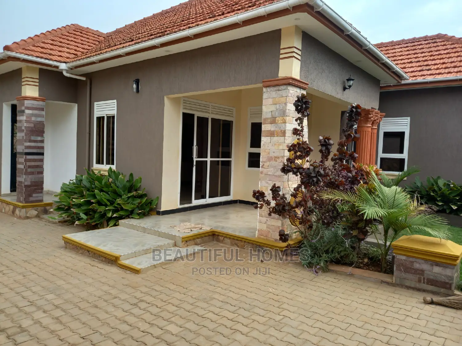 Furnished 4bdrm House in Kira Tarmacked Close for Sale