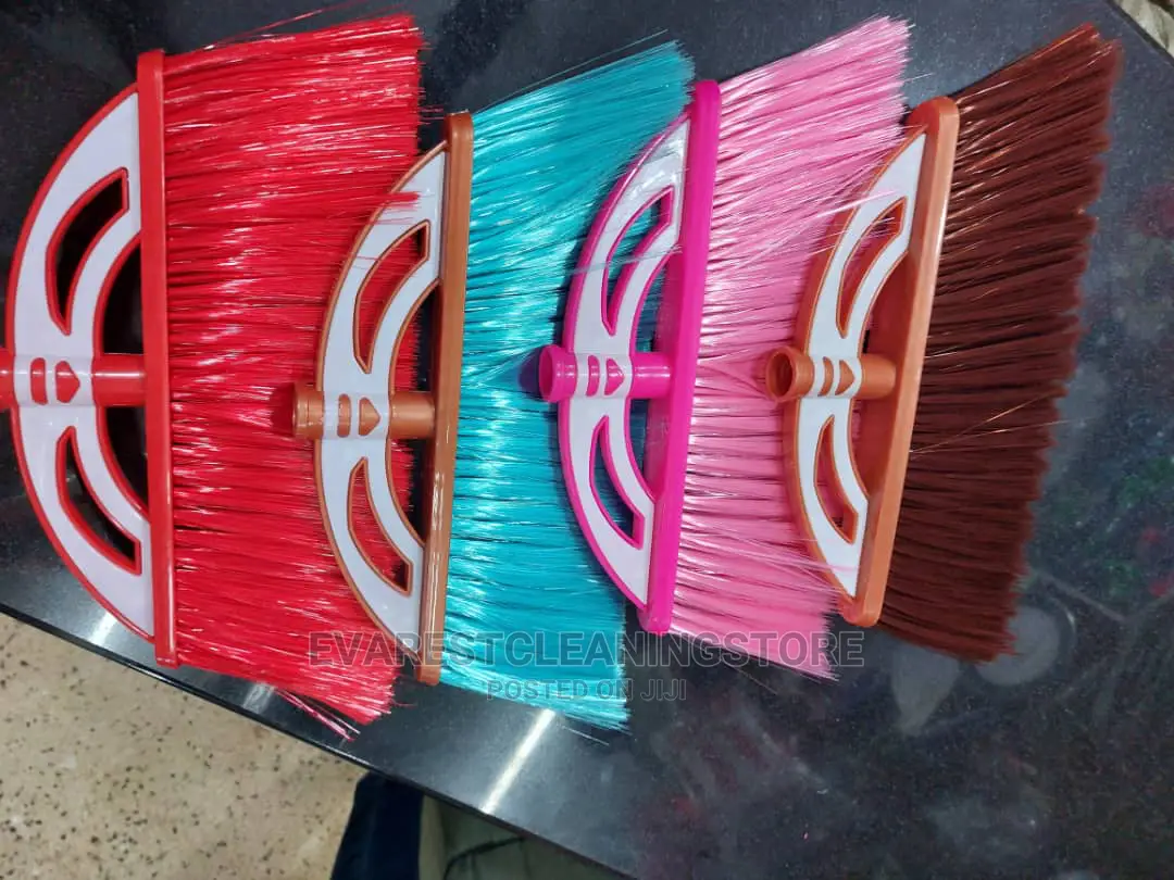 V - Soft Broom