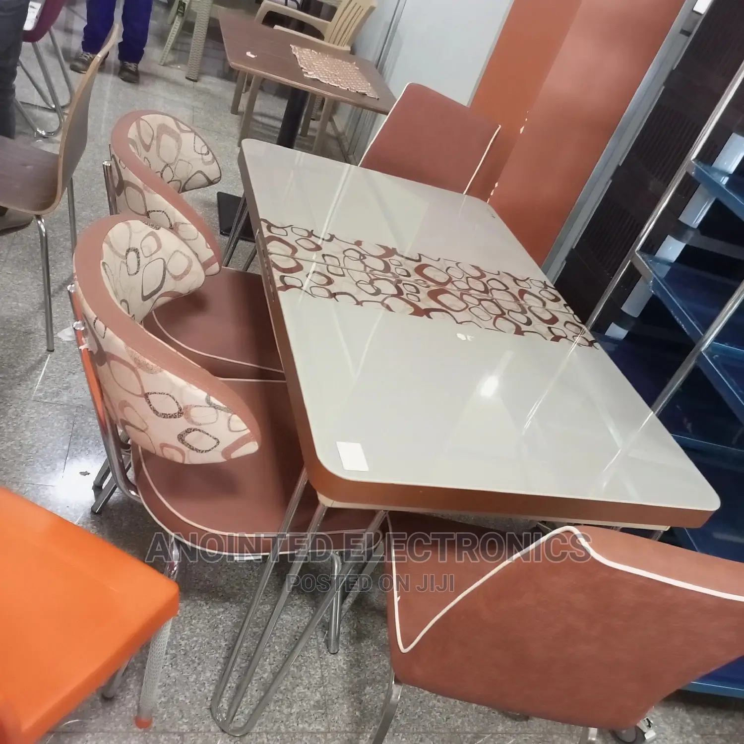 Dining Table, 6 Seaters